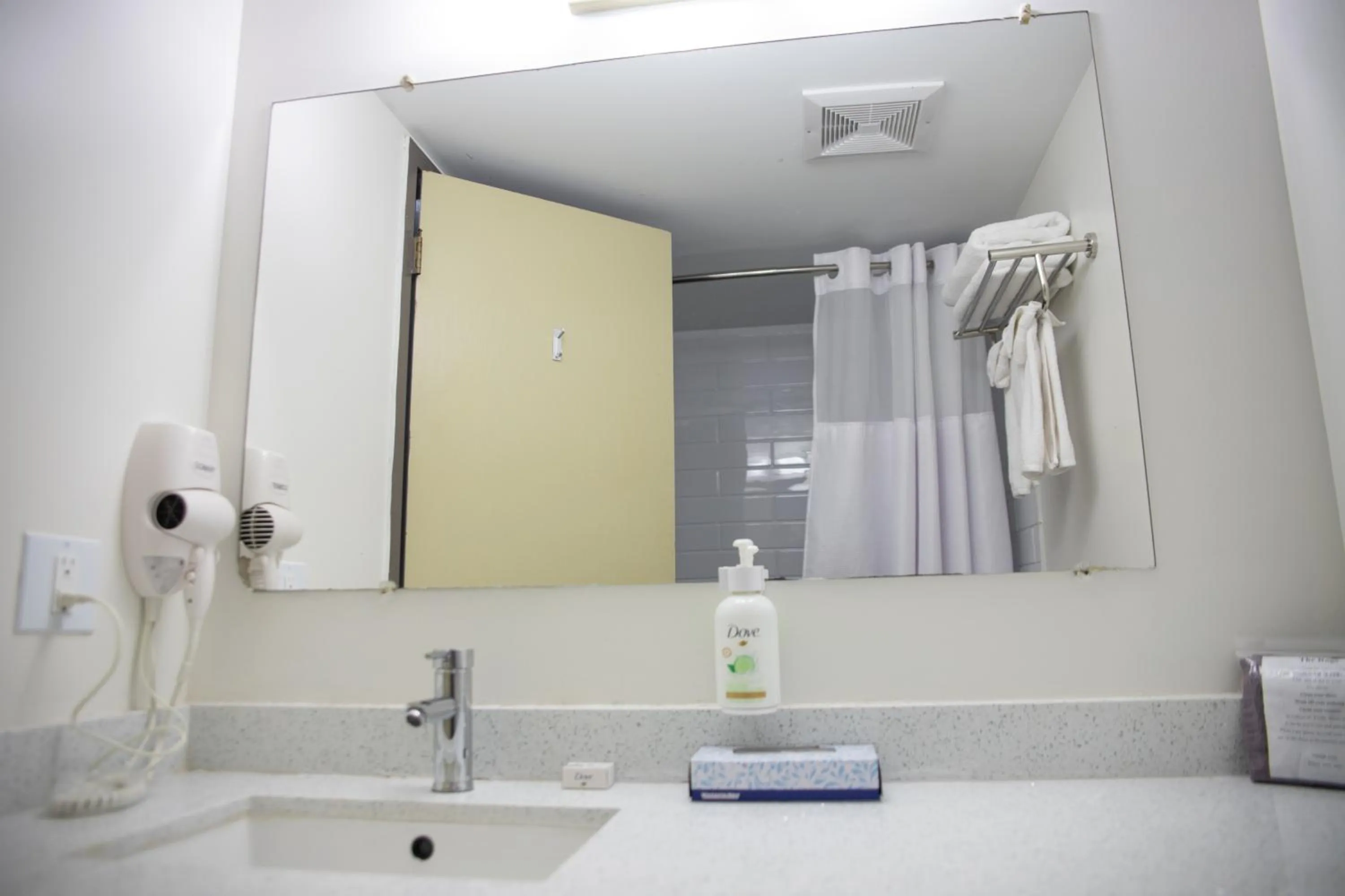 Queen Studio - Non-Smoking in Ramada by Wyndham Dawson Creek