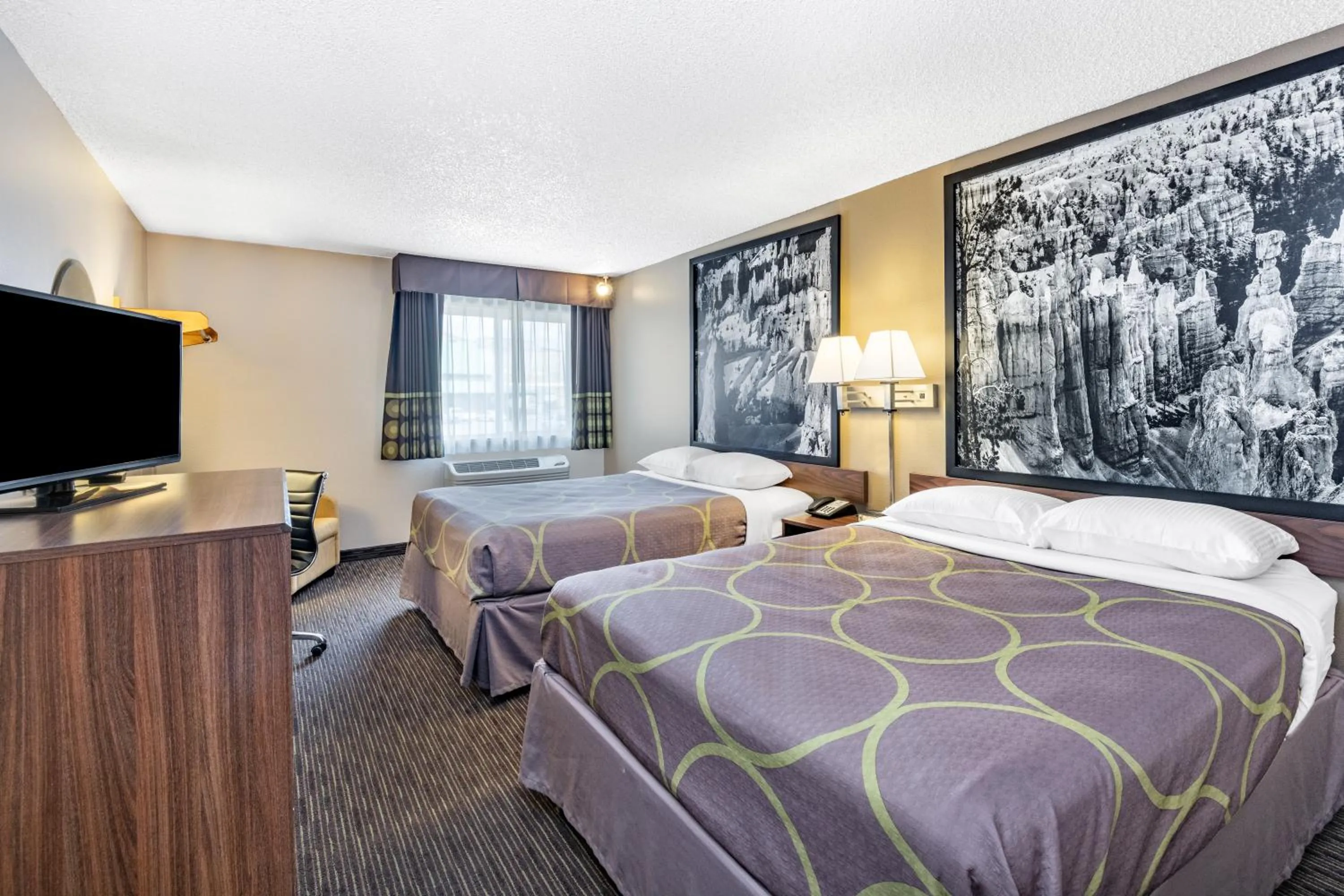 Queen Room with Two Queen Beds - Non-Smoking in Super 8 by Wyndham Richfield UT