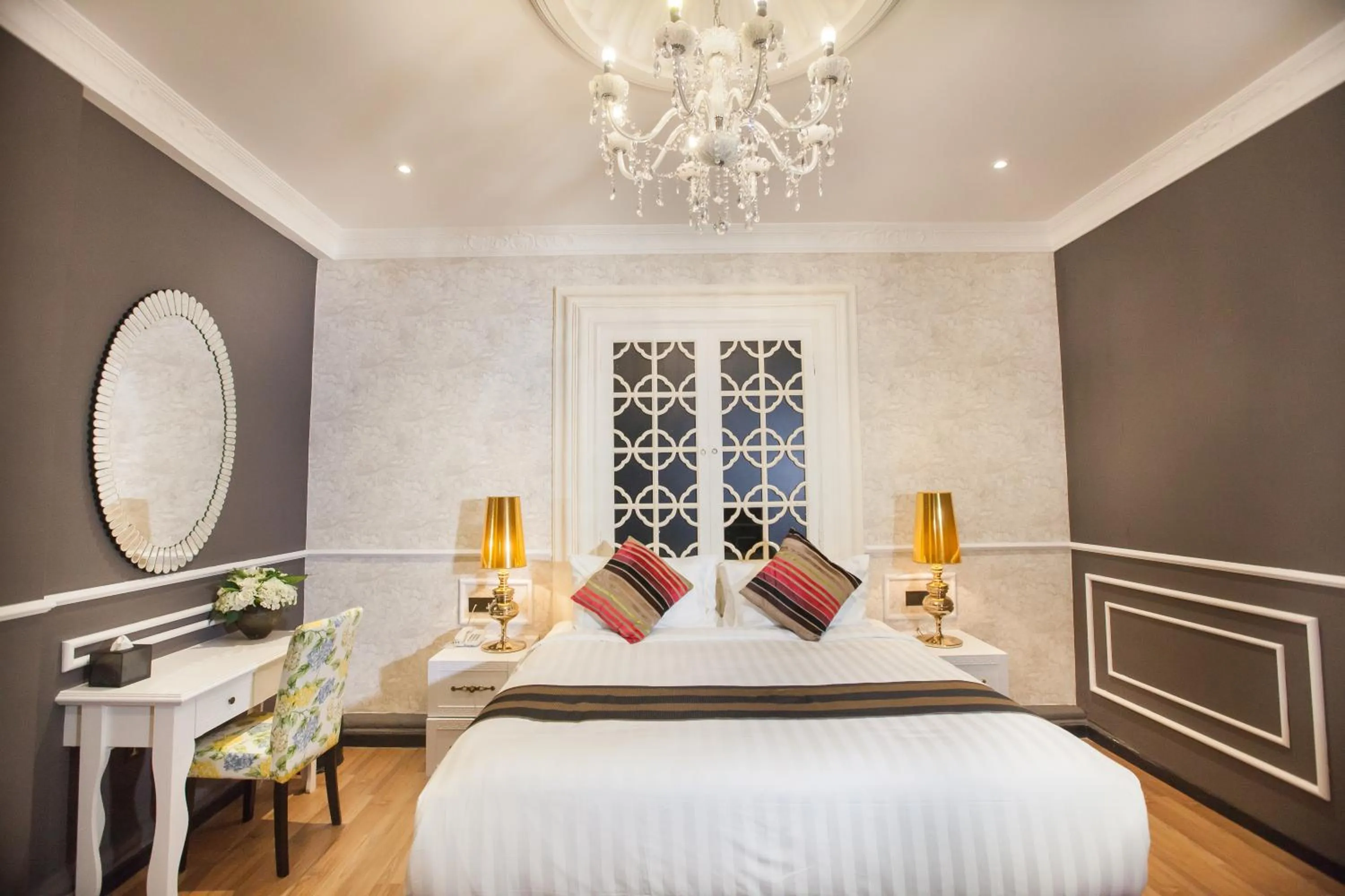 Deluxe Suite in Apple Heritage Hotel