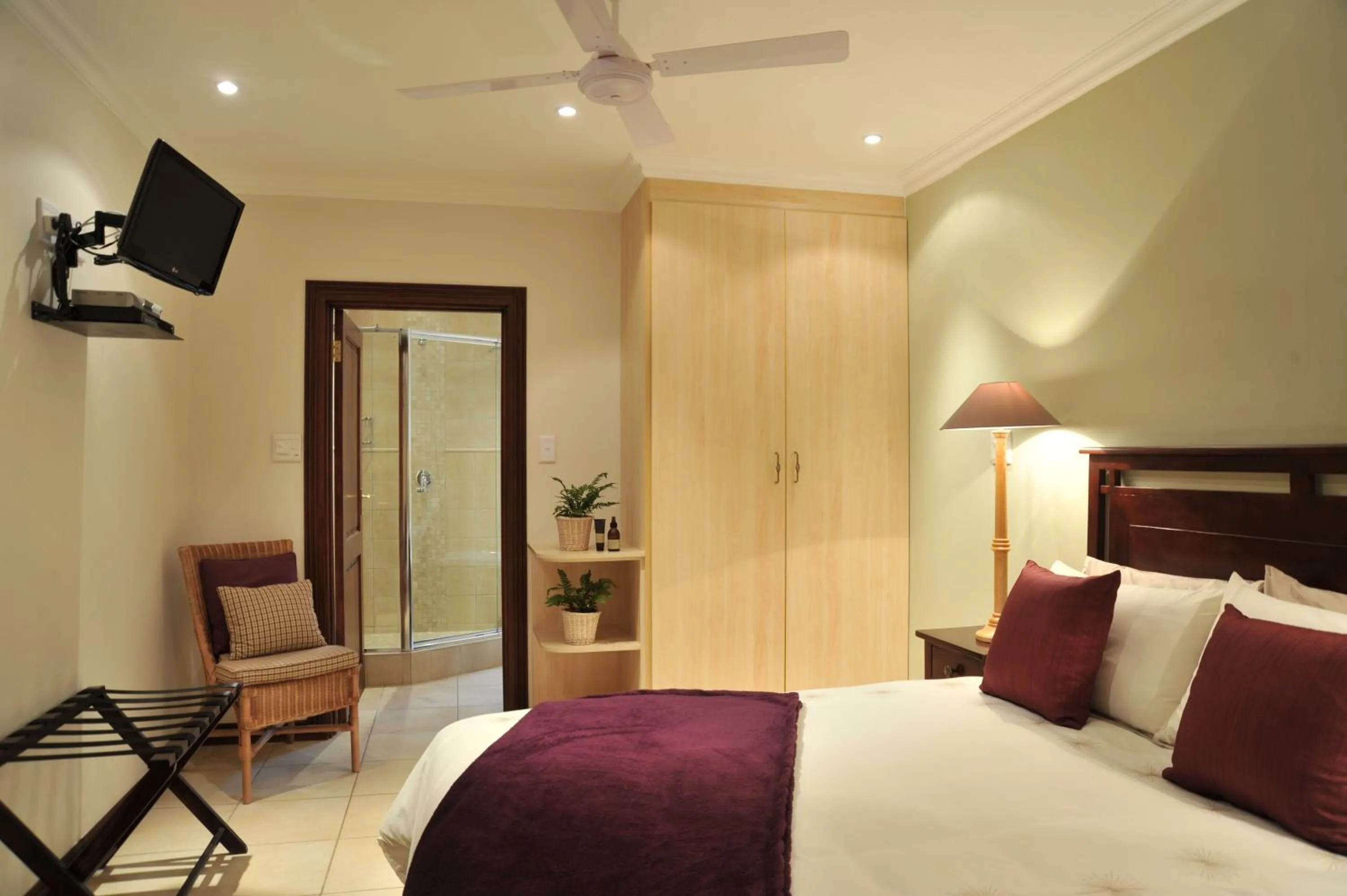 Luxury Double Room - single occupancy in Claires of Sandton Luxury Guest House