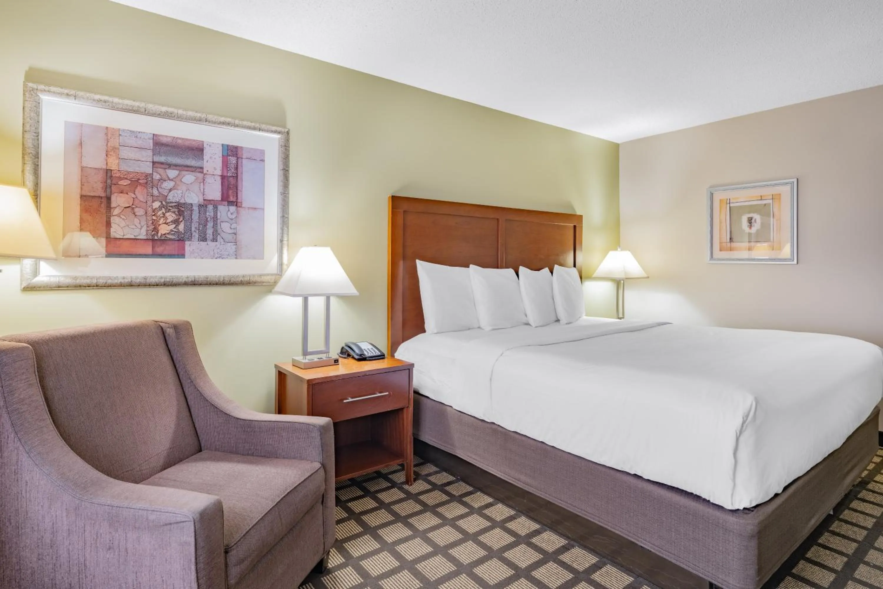 King Room - Disability Access/Non-Smoking in Baymont by Wyndham Gurnee