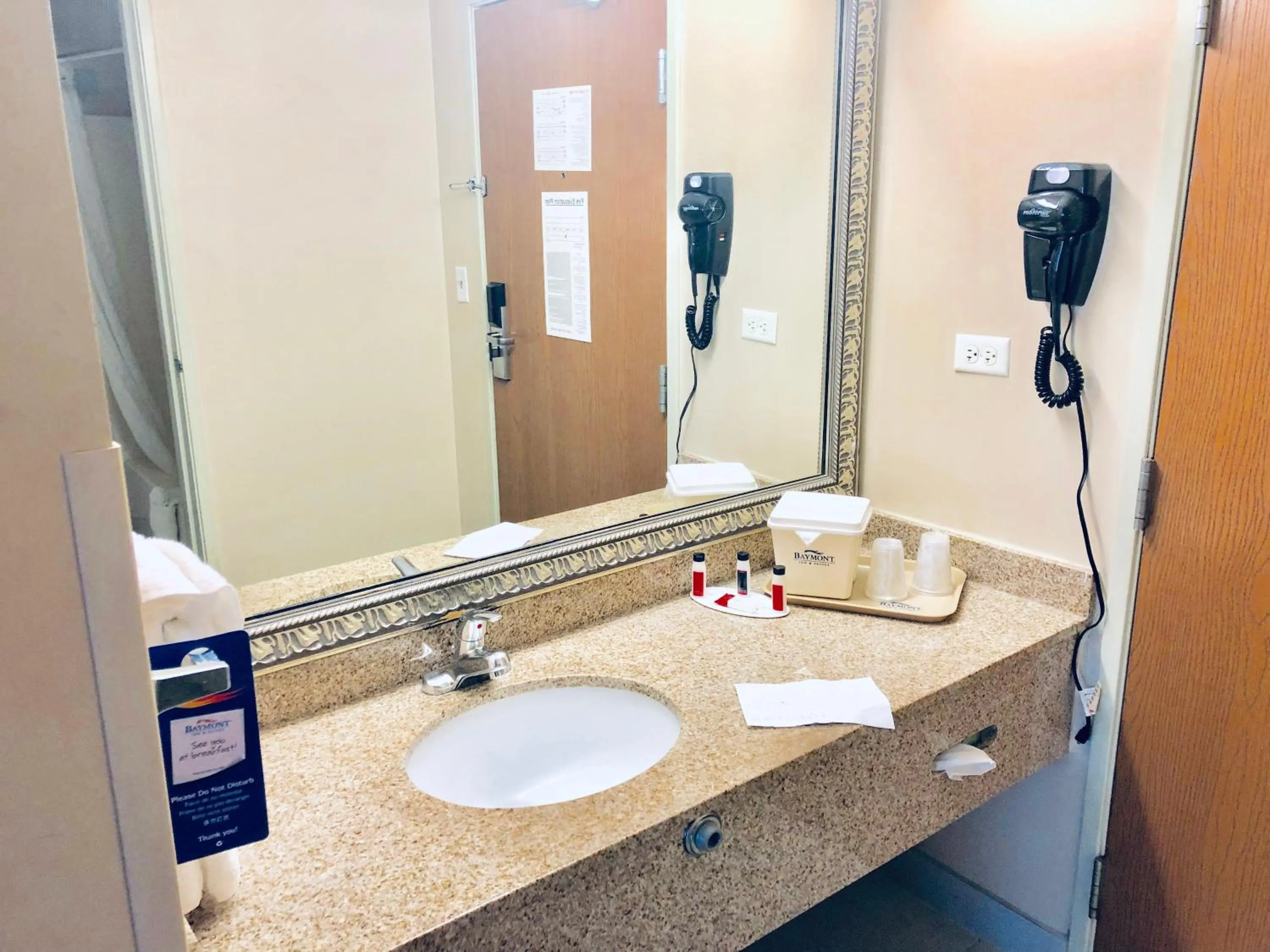 Deluxe King Room - Non-Smoking in Baymont by Wyndham Gurnee