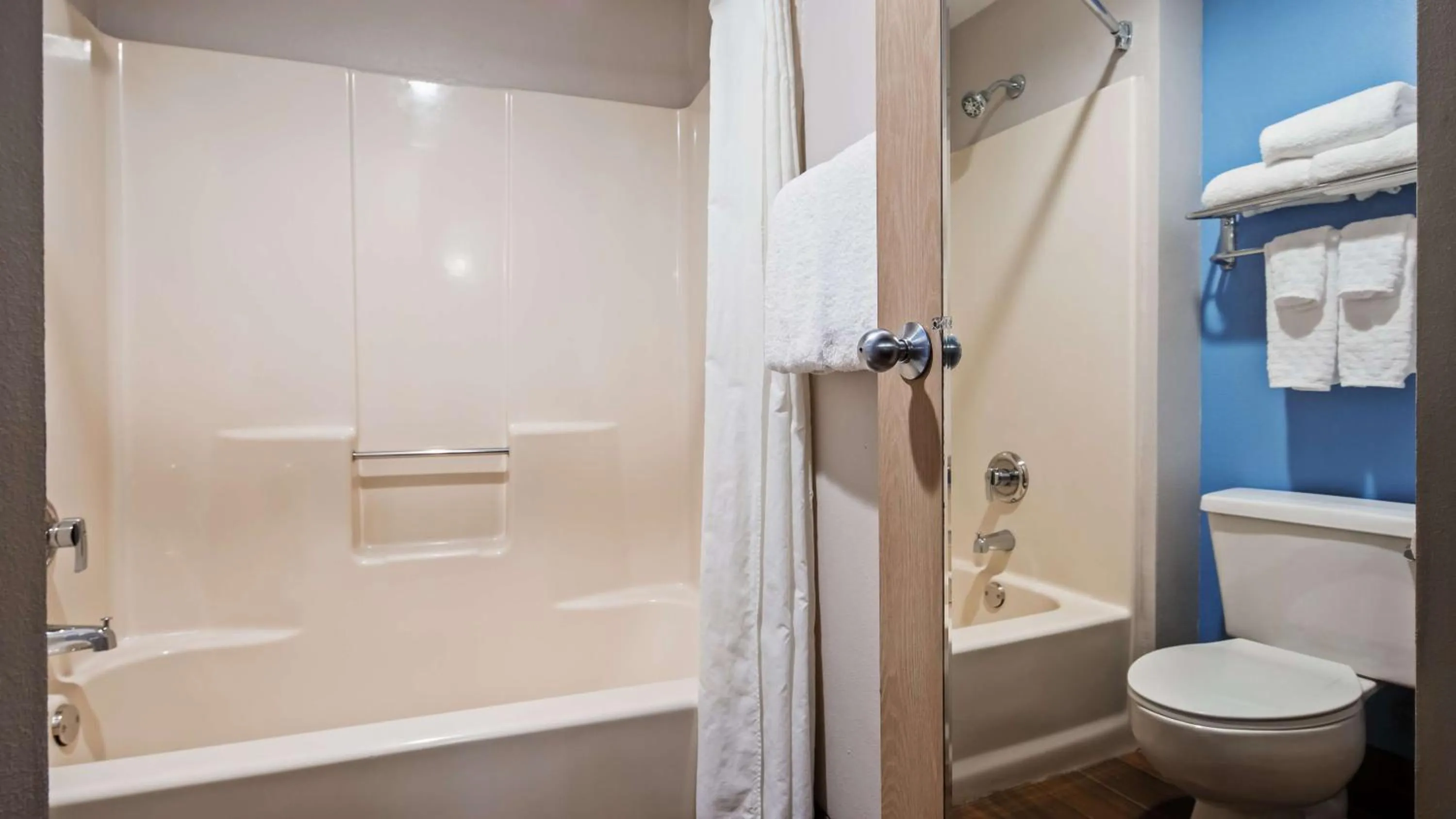 Queen Room with Two Queen Beds - Non-Smoking in Best Western Ocala Park Centre