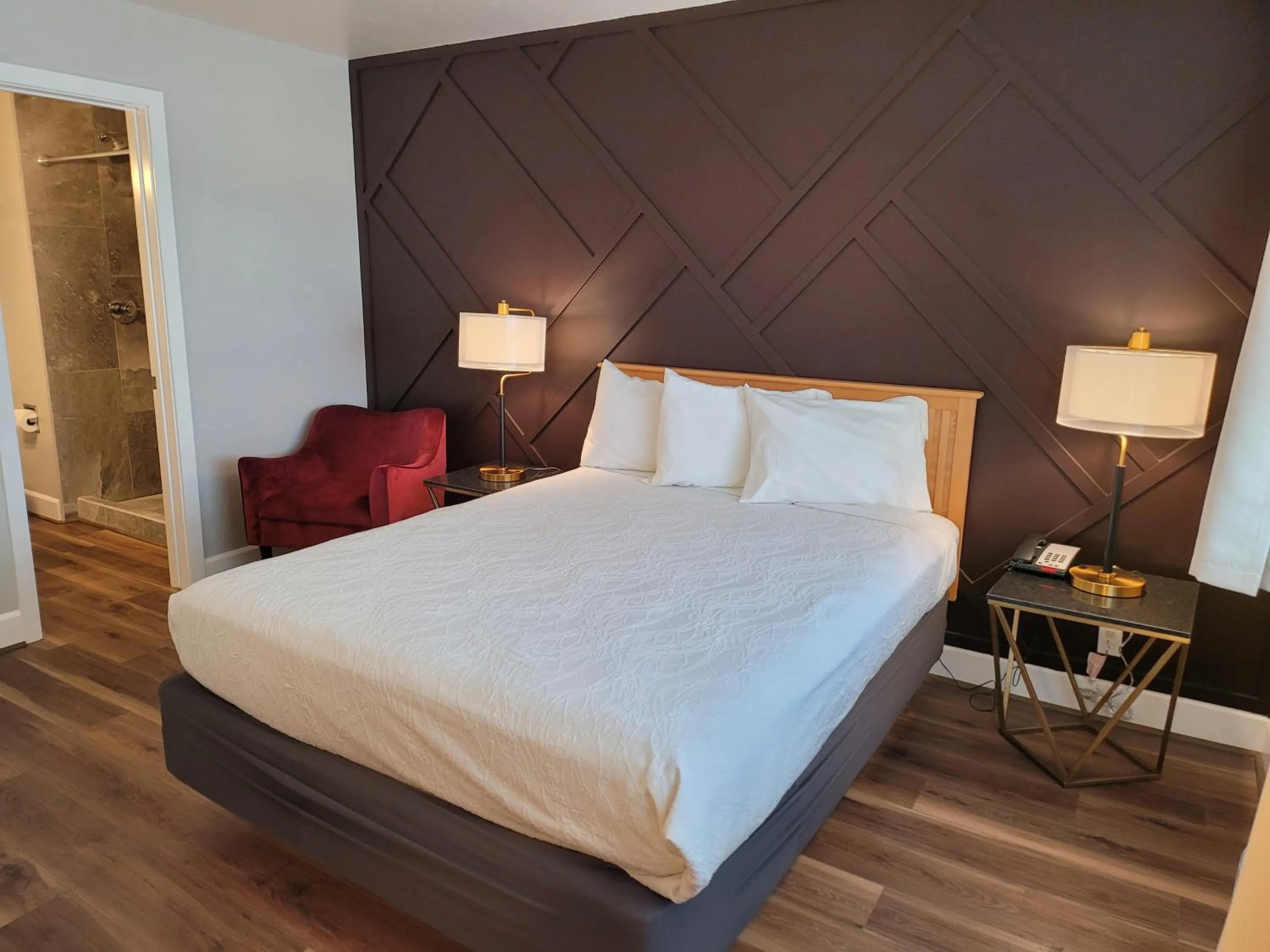 Queen Suite in Bridge Street Inn