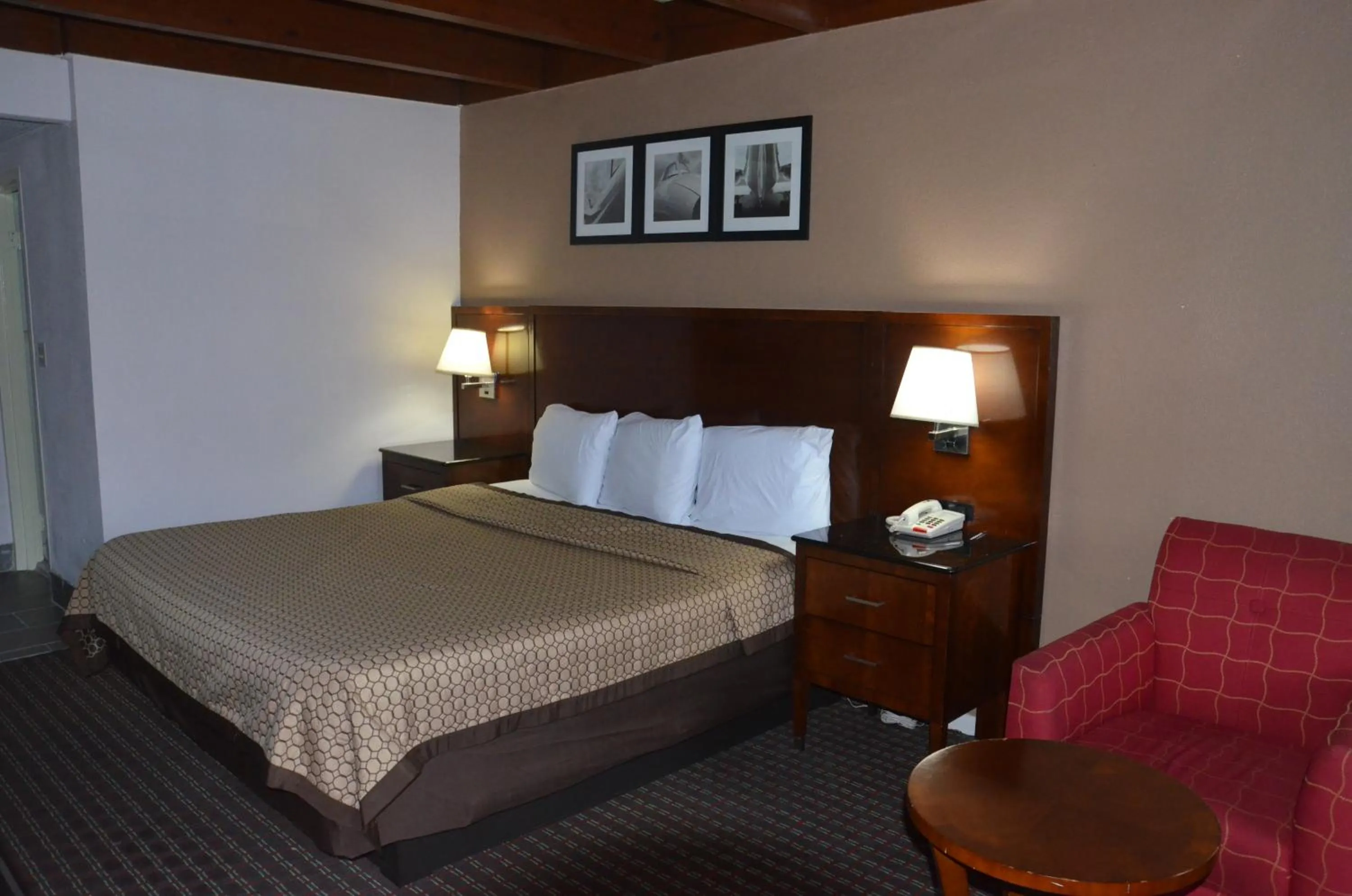 King Room - single occupancy - Smoking  in Americas Best Value Inn Augusta Historic Downtown