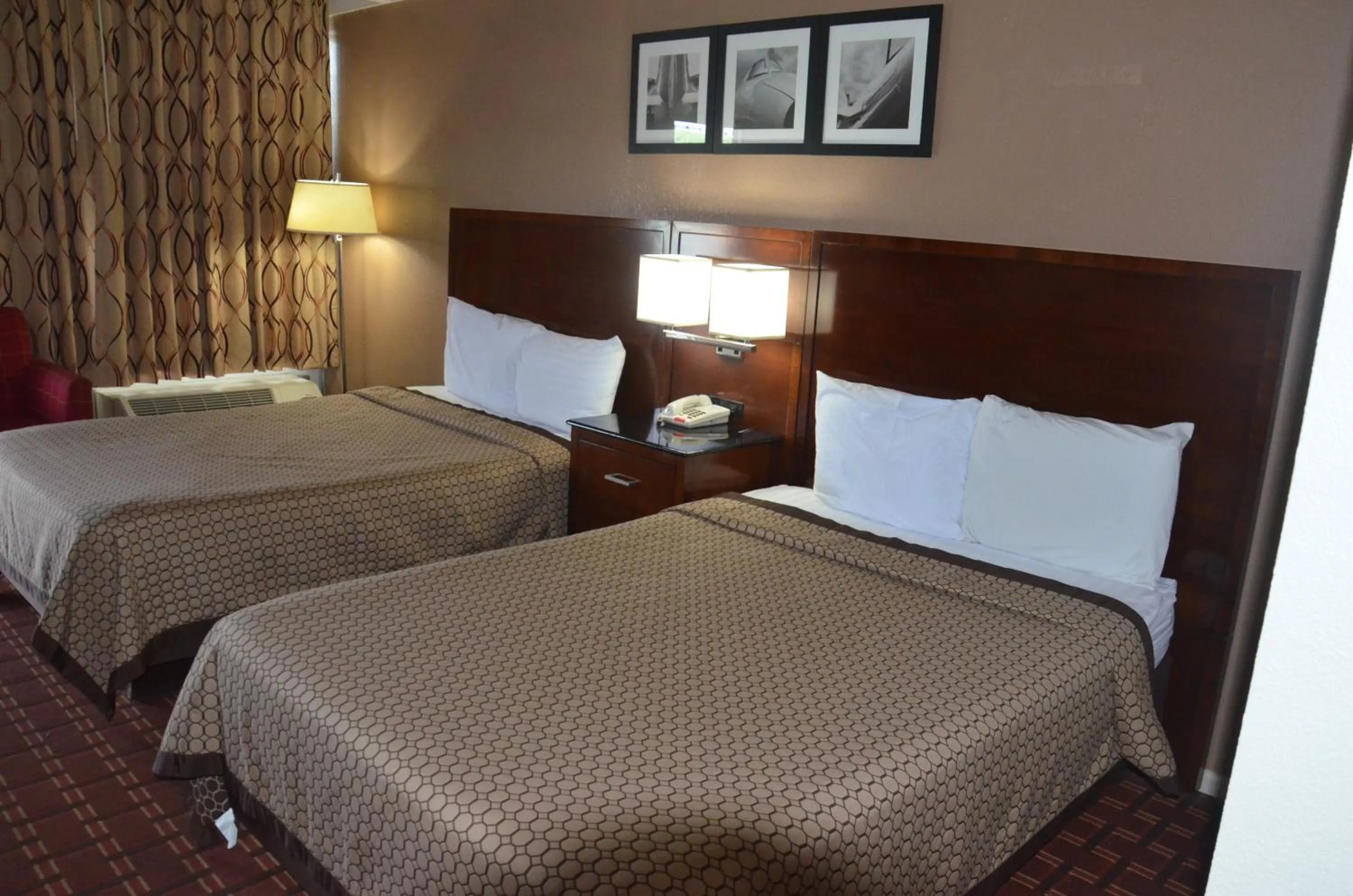 Double Room with Two Double Beds - Smoking in Americas Best Value Inn Augusta Historic Downtown