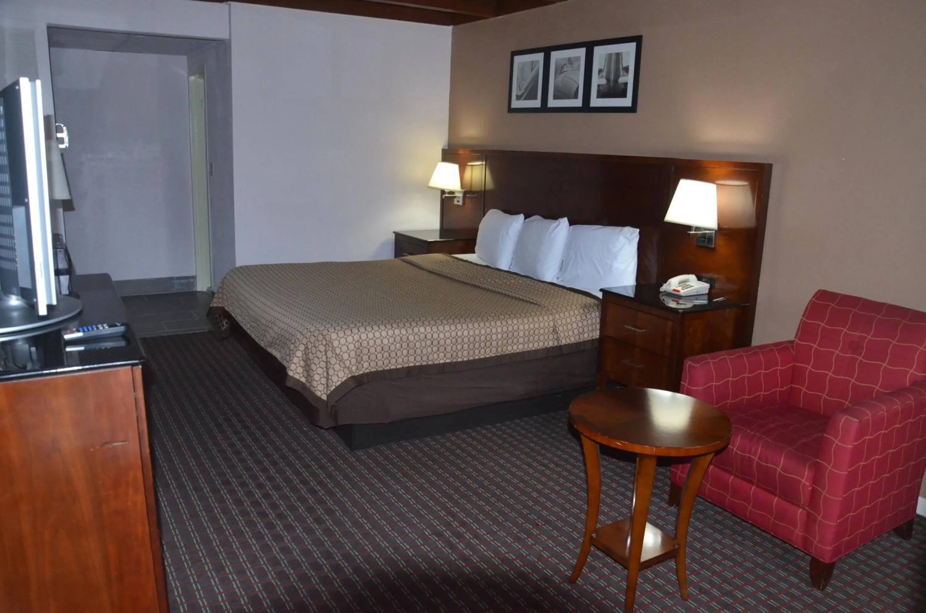 King Room - single occupancy - Non-Smoking in Americas Best Value Inn Augusta Historic Downtown