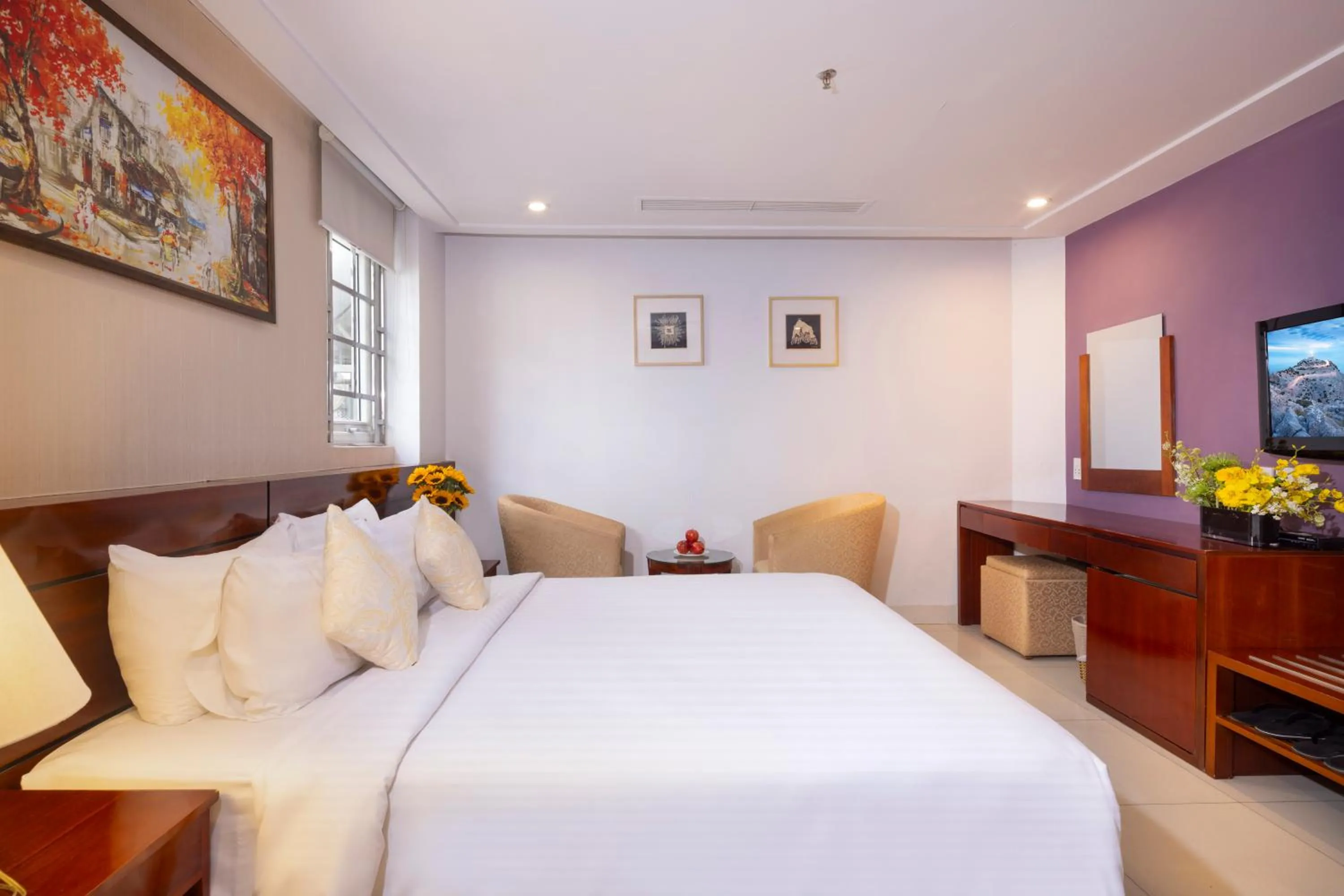 Superior Double Room in White Lotus Hotel Saigon