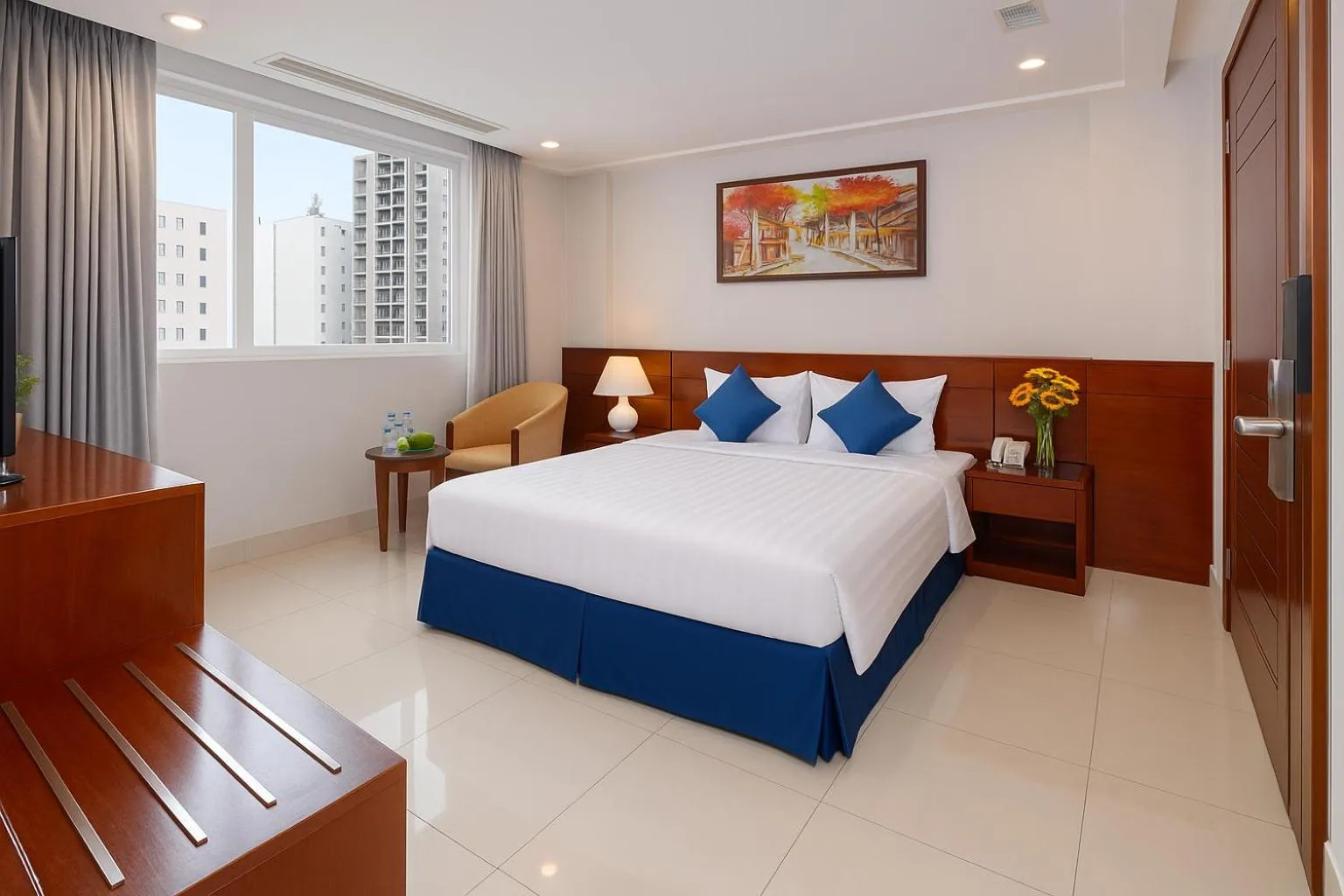 Junior Suite in White Lotus Hotel Saigon