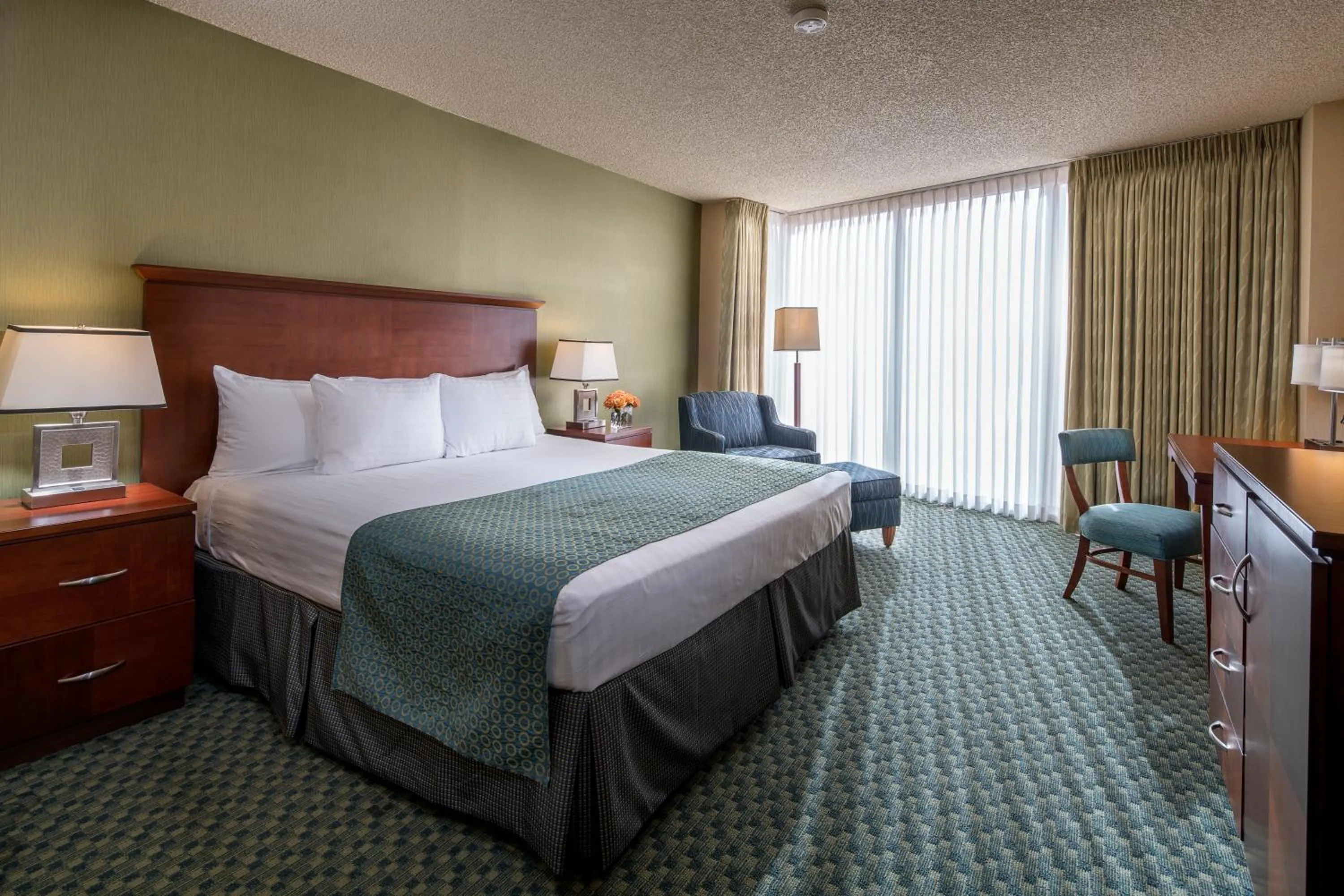 Luxury Guest Room - Bed Type Assigned at Check-In in Aquarius Casino Resort