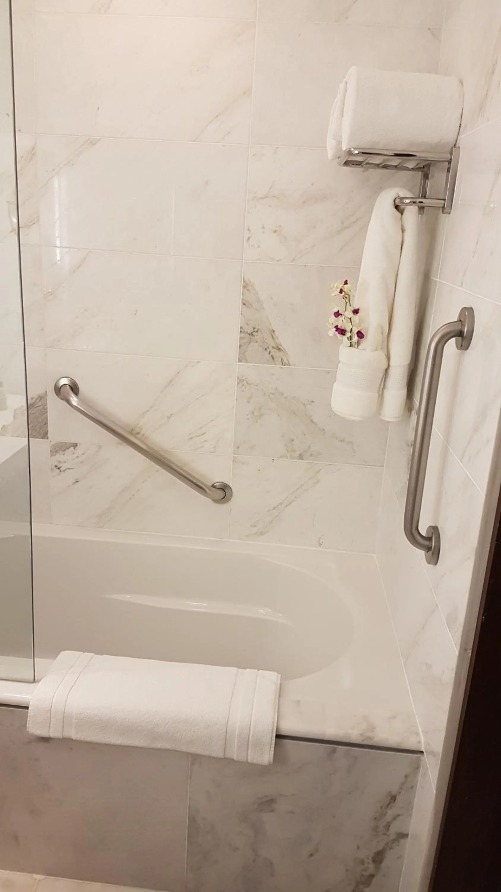 Classic Double Room with Two Double Beds - single occupancy in Real Intercontinental Metrocentro Managua by IHG