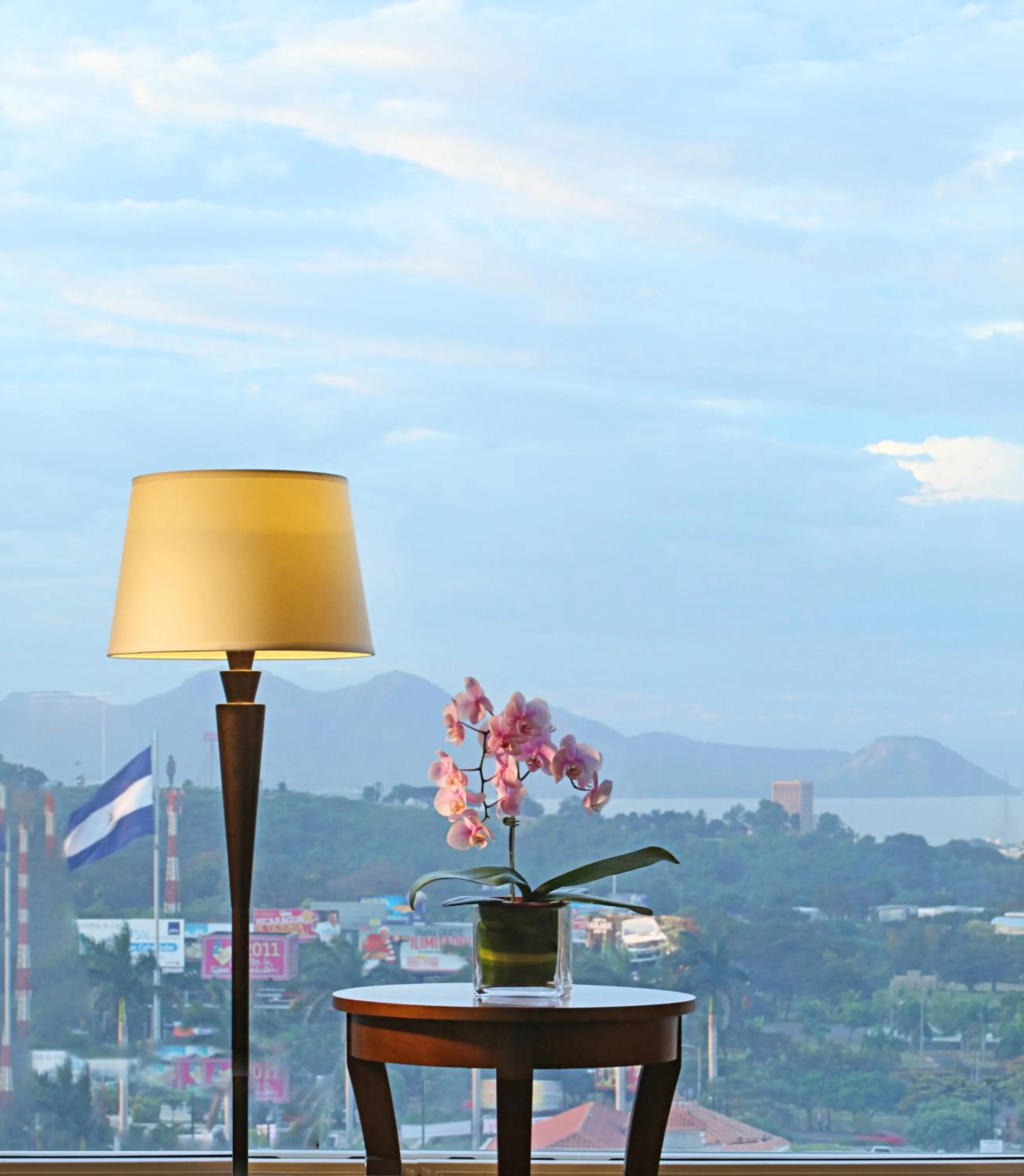 Classic Room with Lake View in Real Intercontinental Metrocentro Managua by IHG
