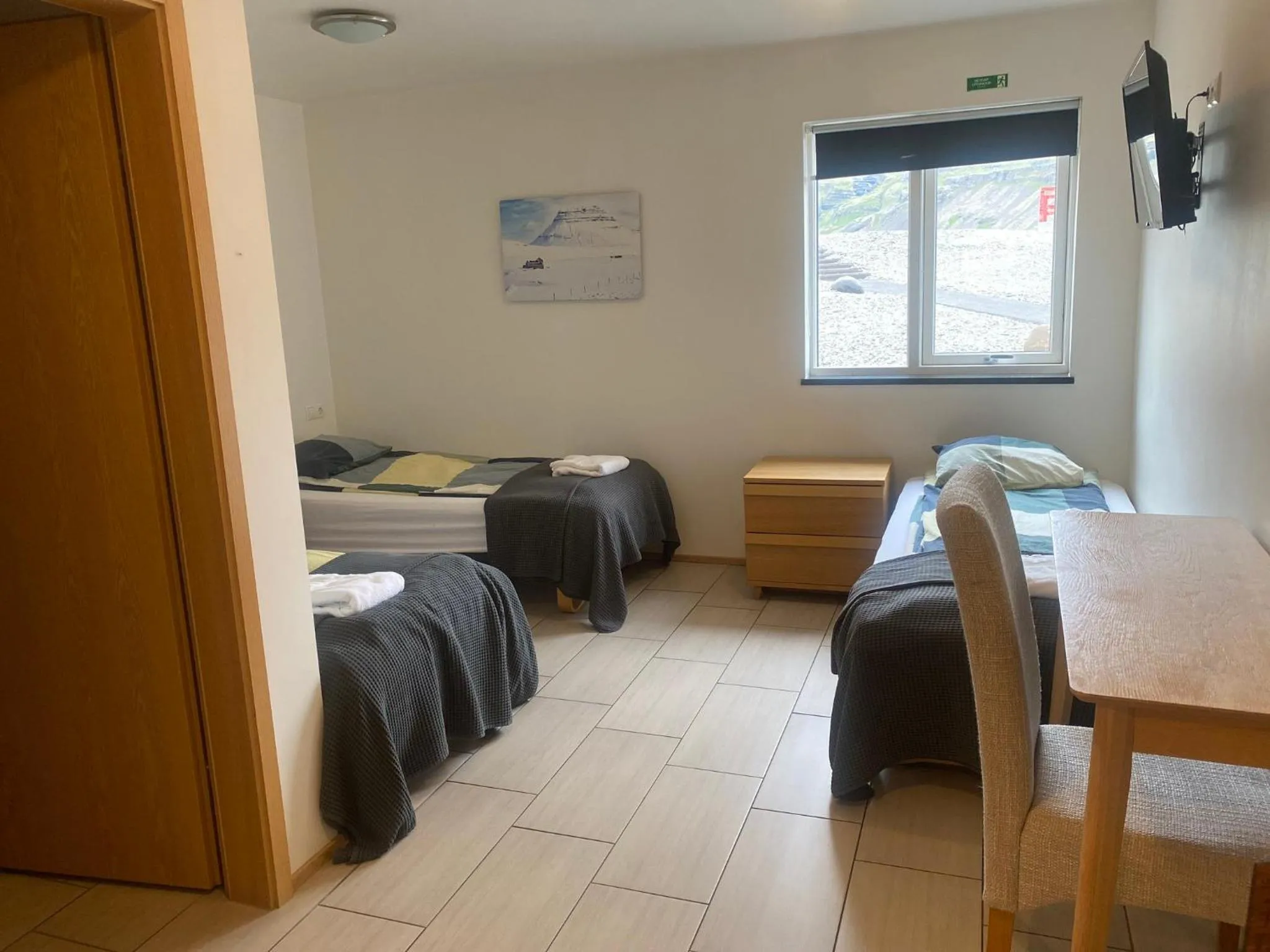 Triple Room with Private Bathroom in Kirkjufell Guesthouse and Apartments