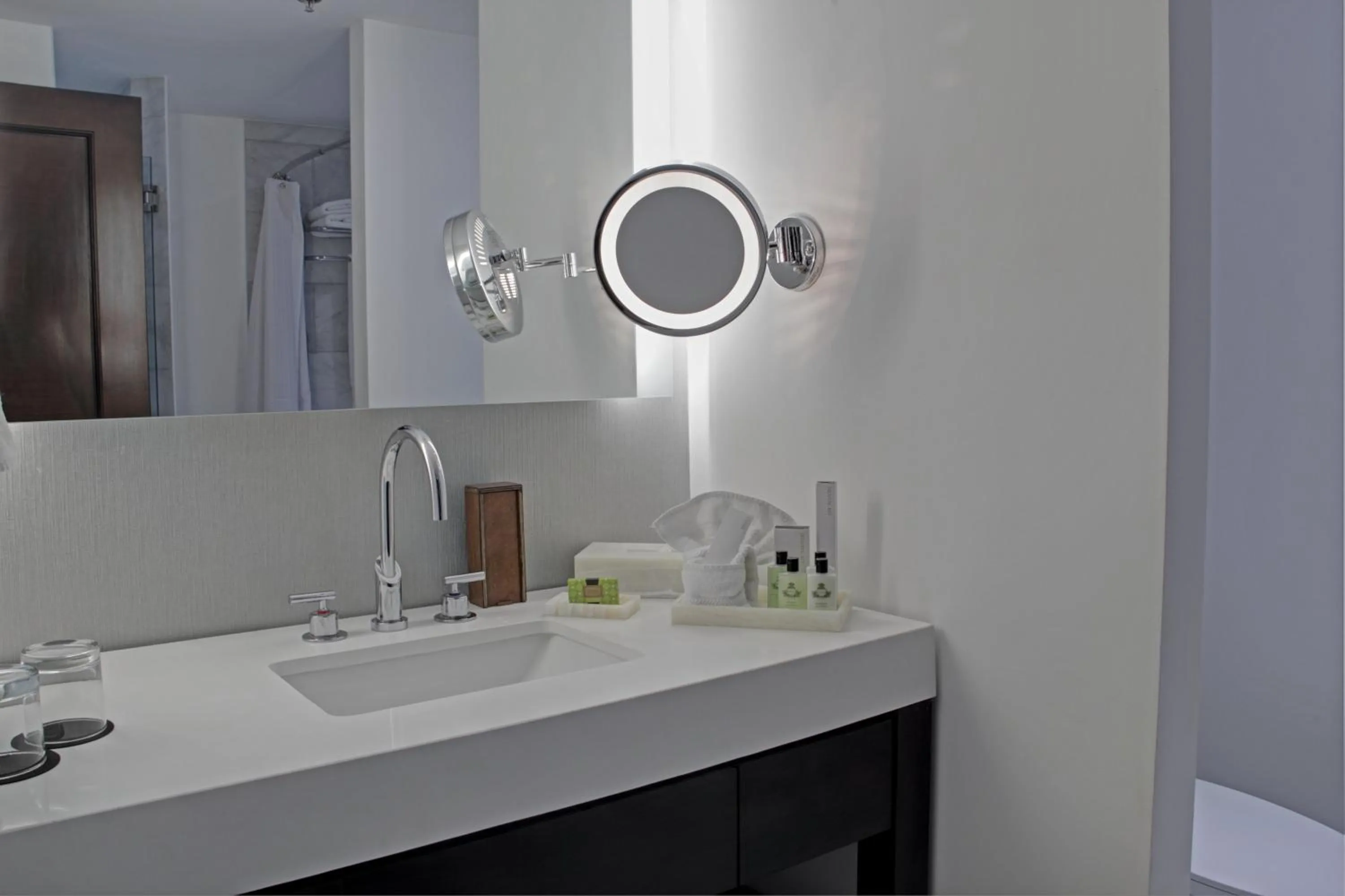 Premium King Room with City View - single occupancy - High Floor in Intercontinental Real Guatemala by IHG