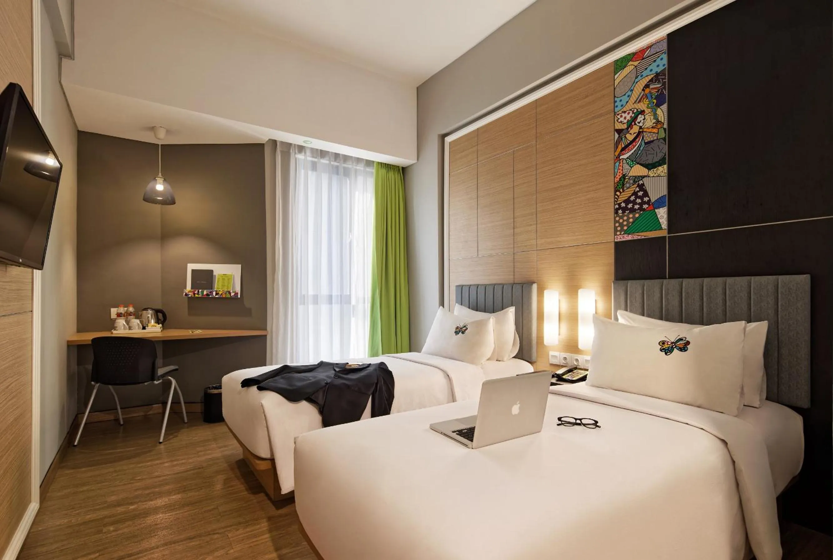 Happiness Twin Room in MaxOne Platinum Hayam Wuruk