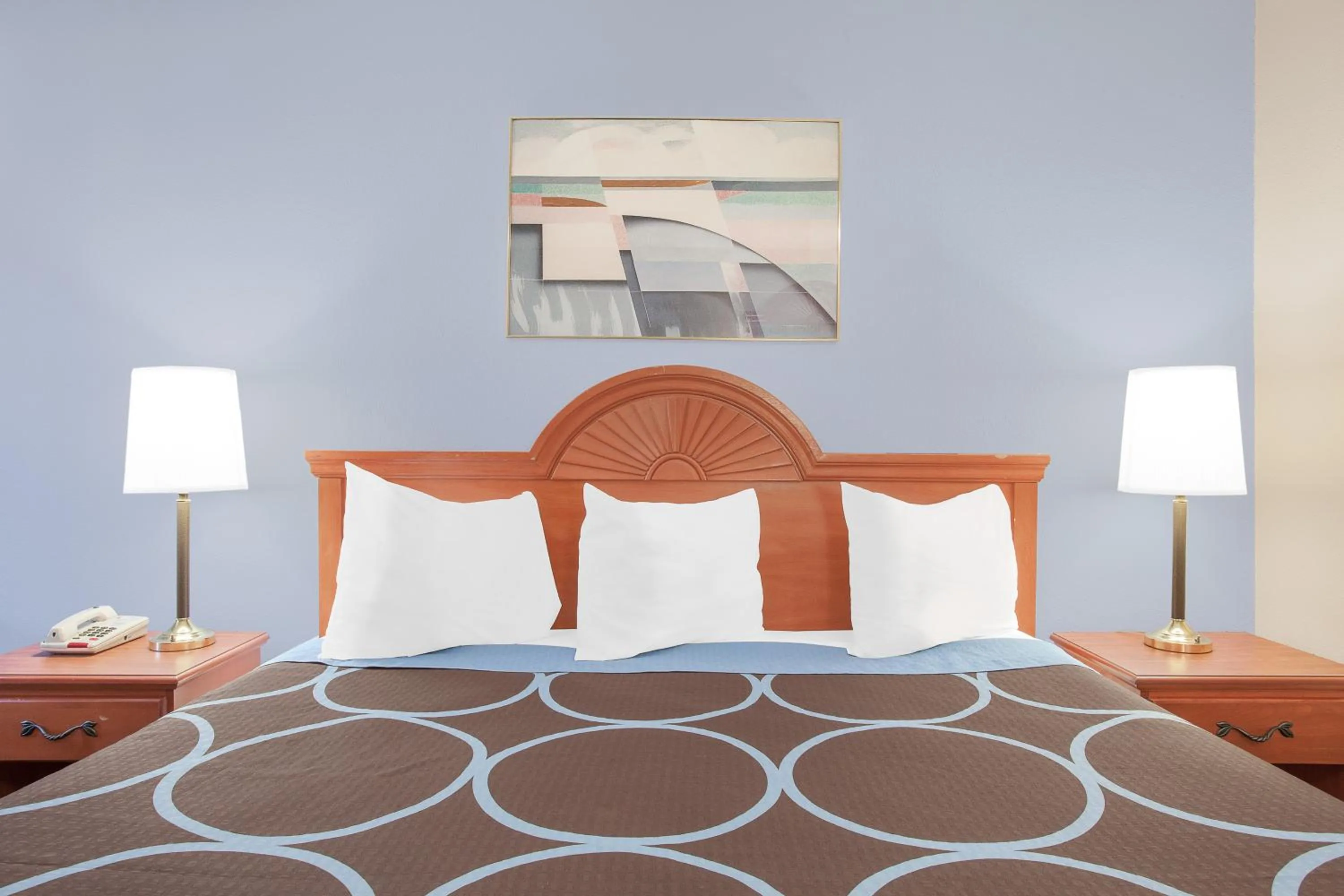 Studio King Suite - Non-Smoking in Super 8 by Wyndham Middletown