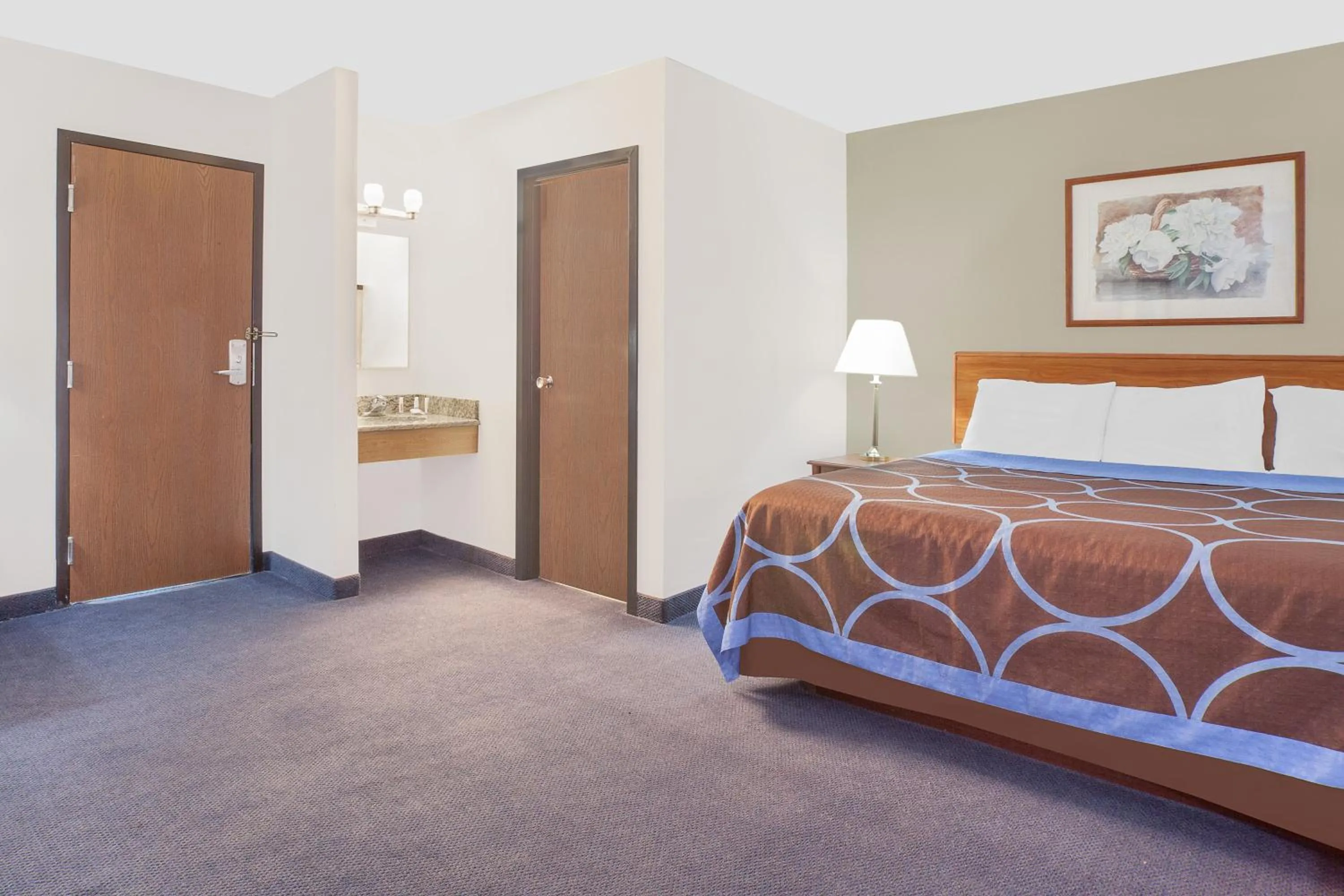 King Room - Non-Smoking in Super 8 by Wyndham Middletown