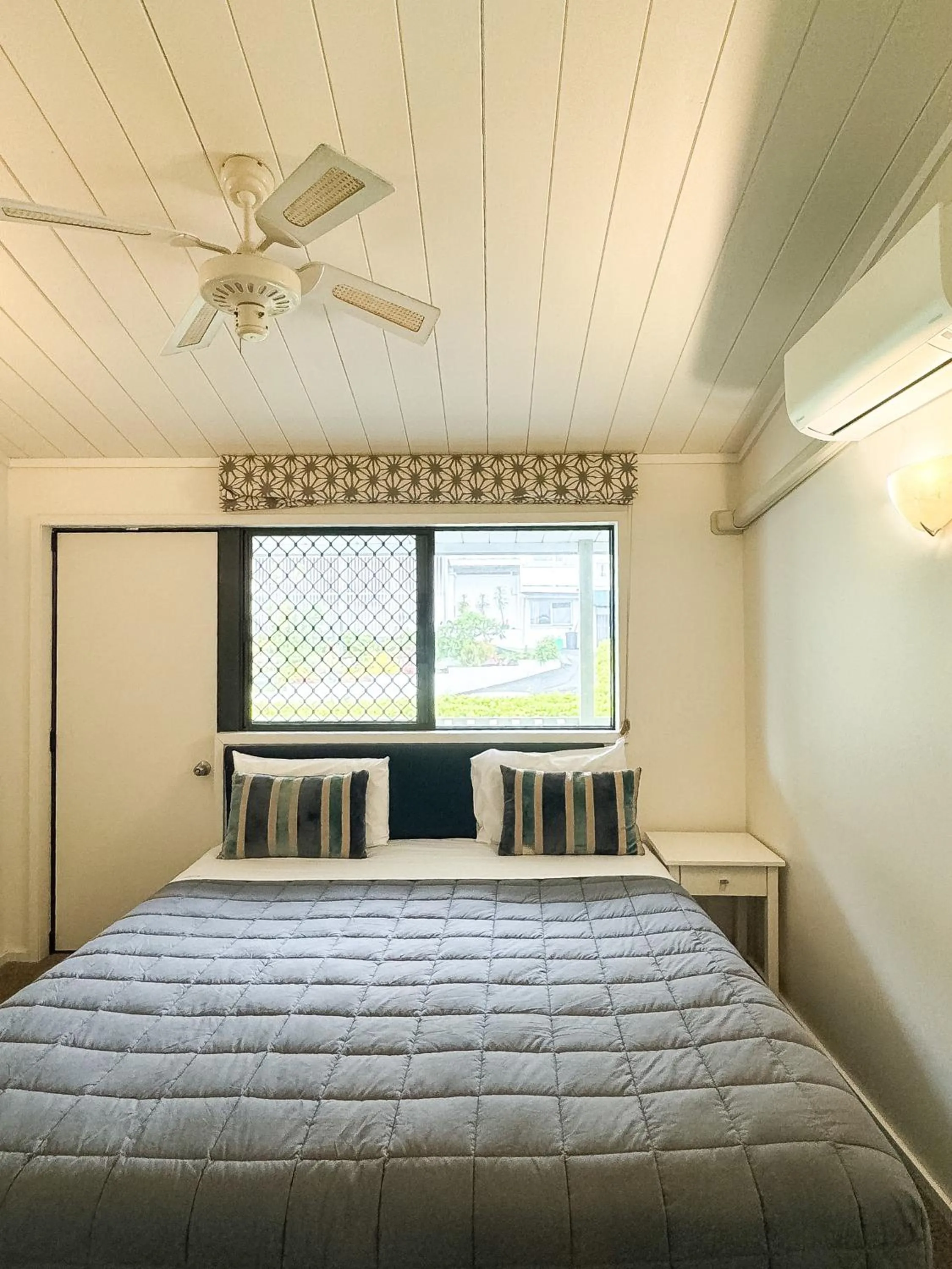 One-Bedroom Apartment in Bounty Motel