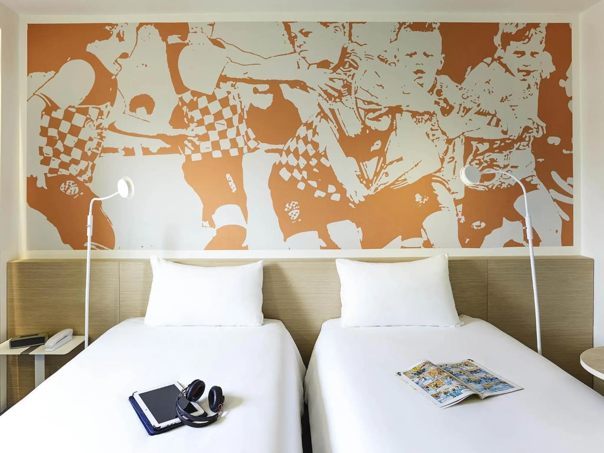 Standard Twin Room in ibis Styles Toulouse Nord Sesquieres