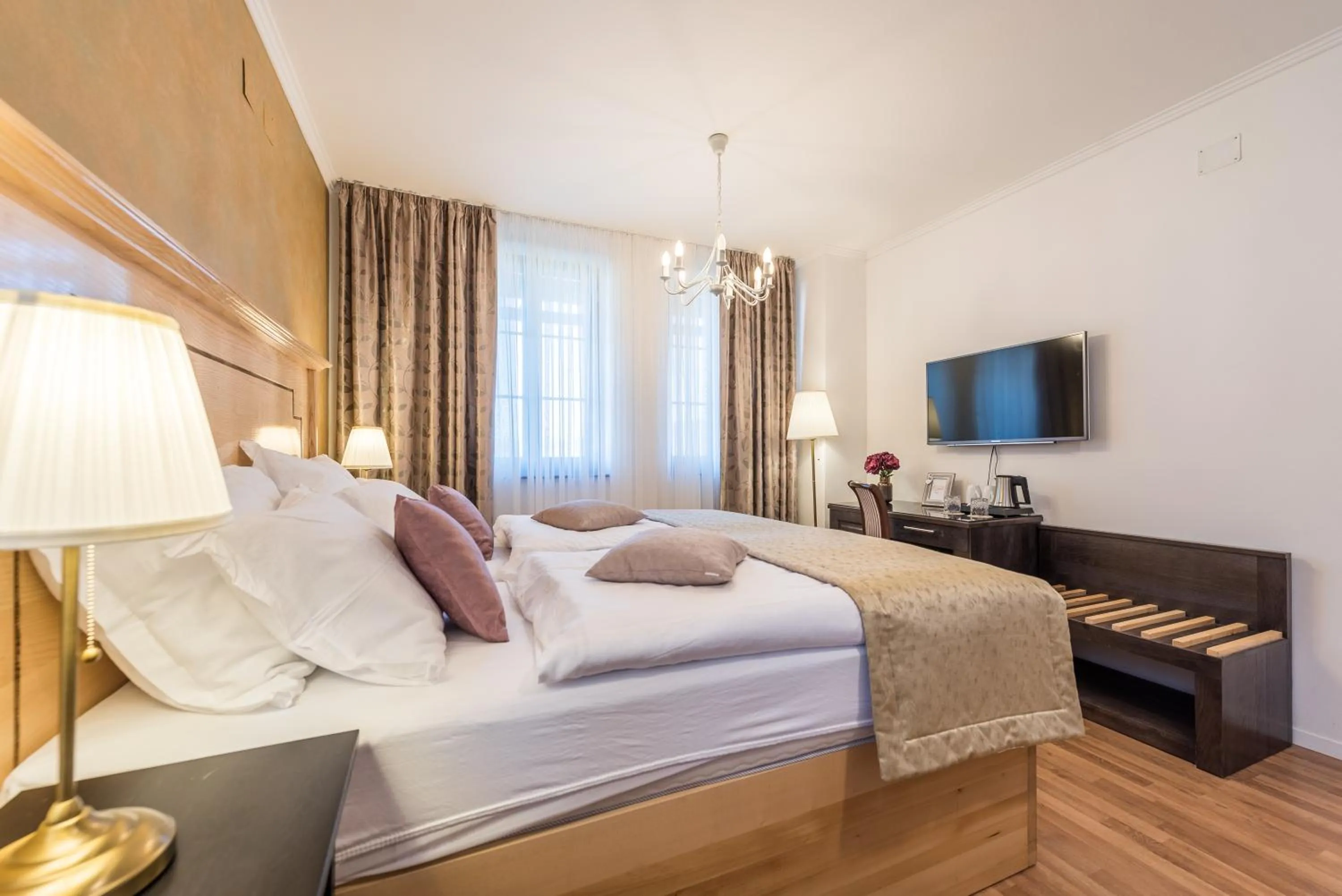 Superior Triple Room in Plitvice Falls Cottage - Luxury rooms & Dinner