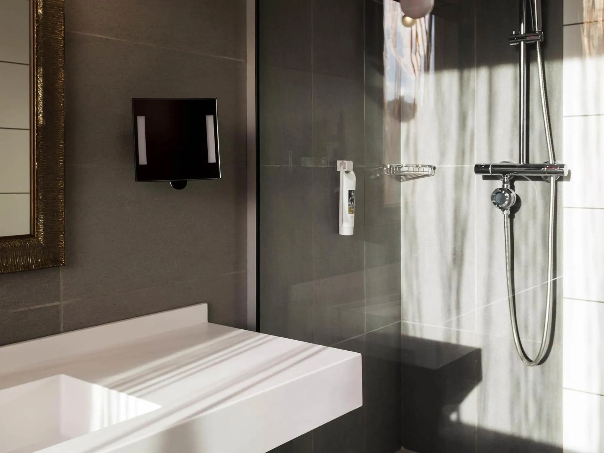 Superior Suite with One King Bed  in Mercure Lyon Centre - Gare Part Dieu