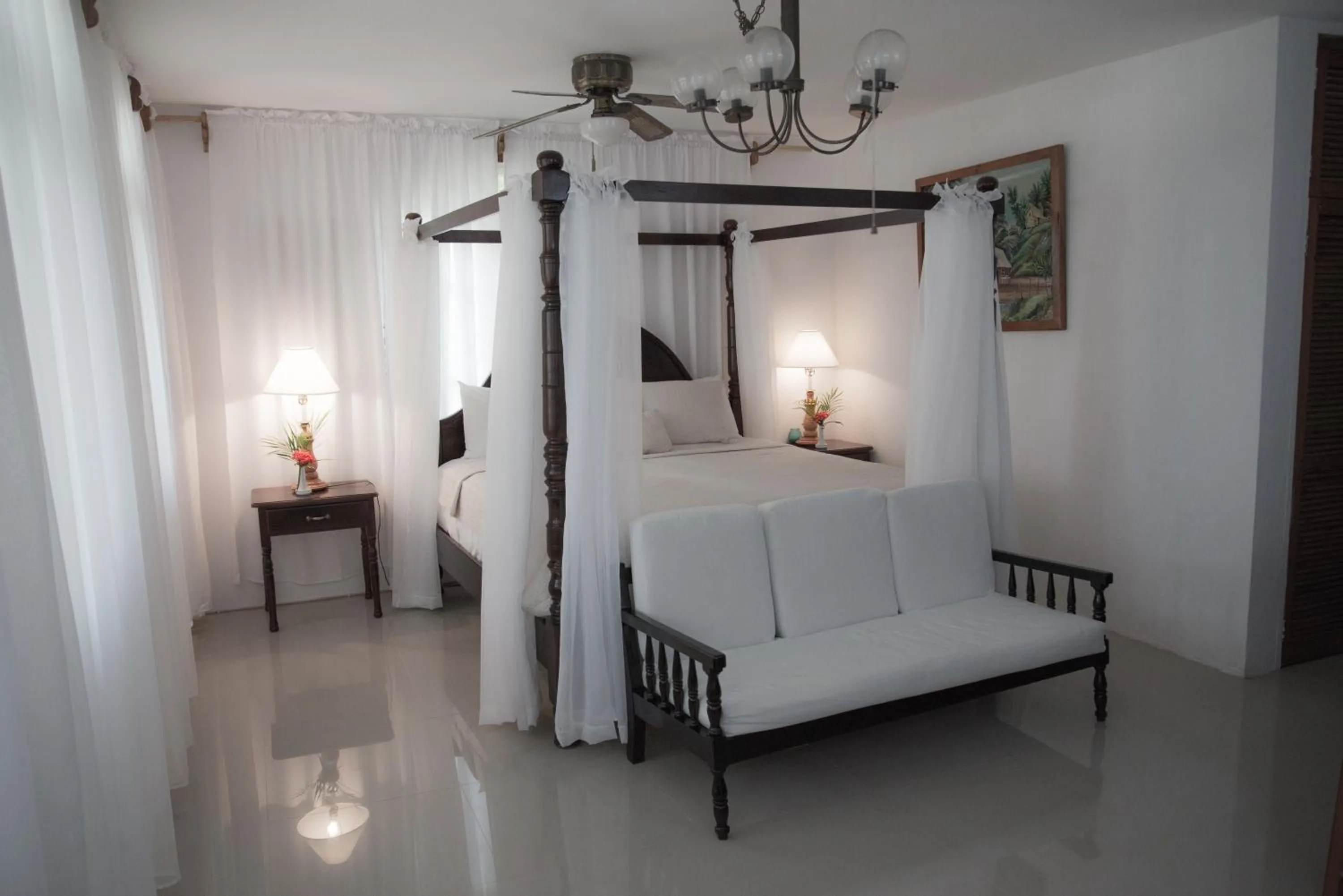 Humming Bird - One-Bedroom Apartment with Sea View in Firefly Beach Cottages