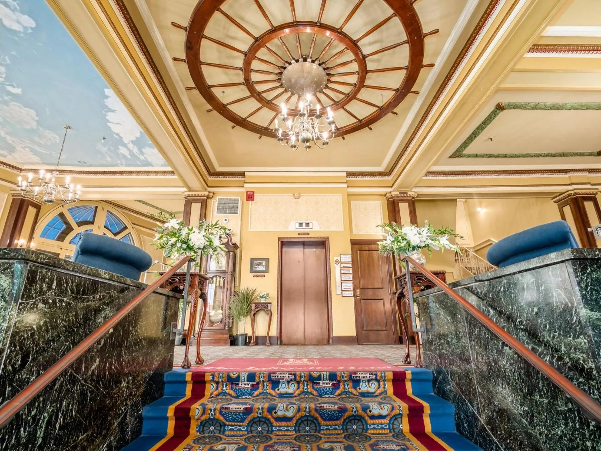 Queen Room - single occupancy in Lafayette Hotel Marietta