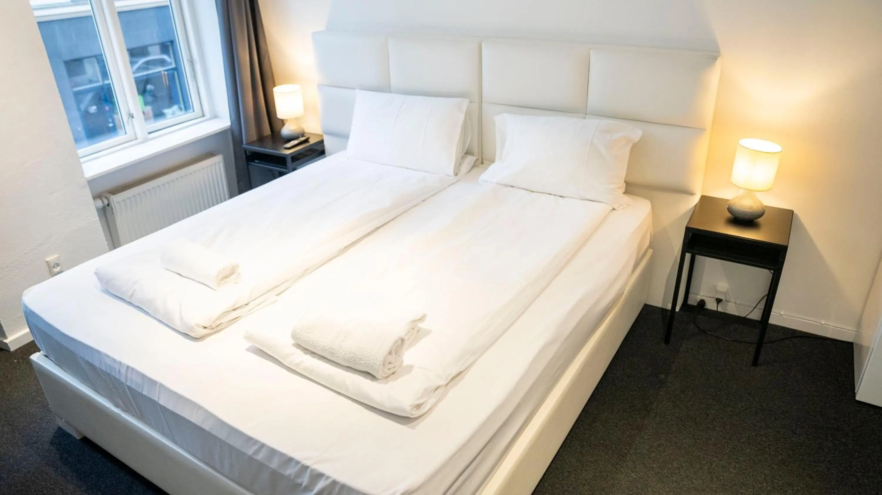 Double Room with Shared Bathroom in A Hotels City