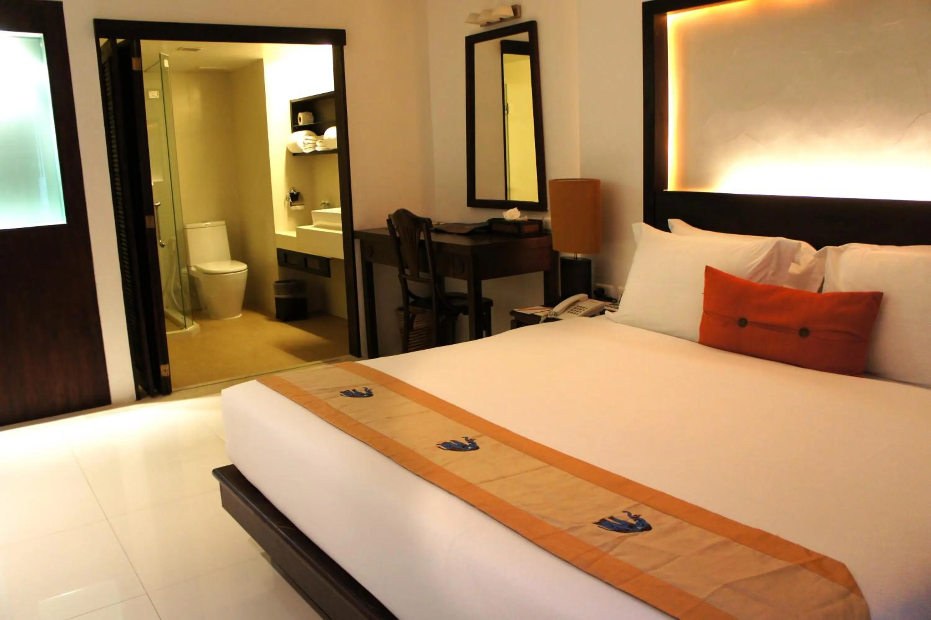 Safari Deluxe Double or Twin Room in Safari Beach Hotel Patong