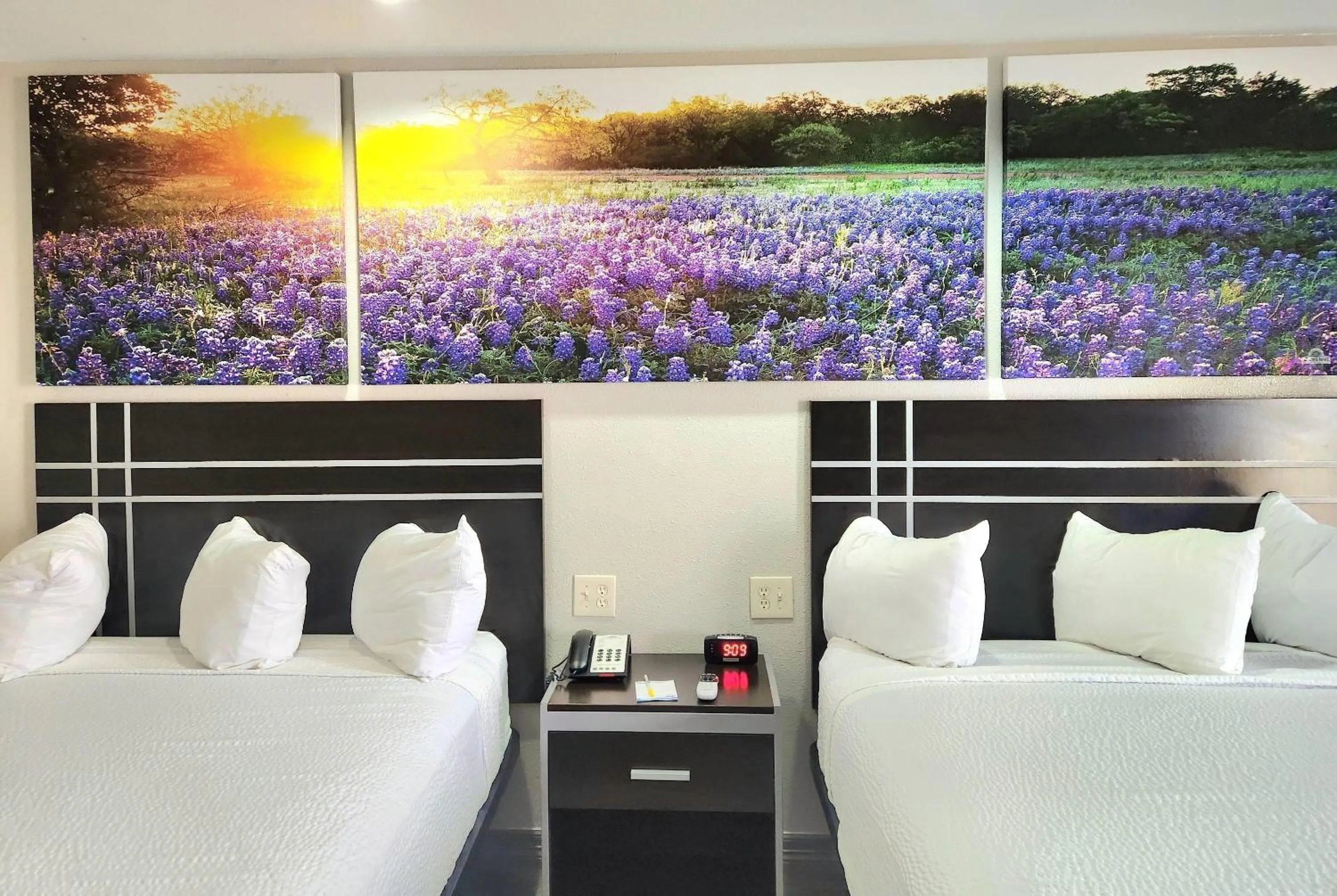 Queen Room with Two Queen Beds - Smoking in Days Inn by Wyndham Baytown TX