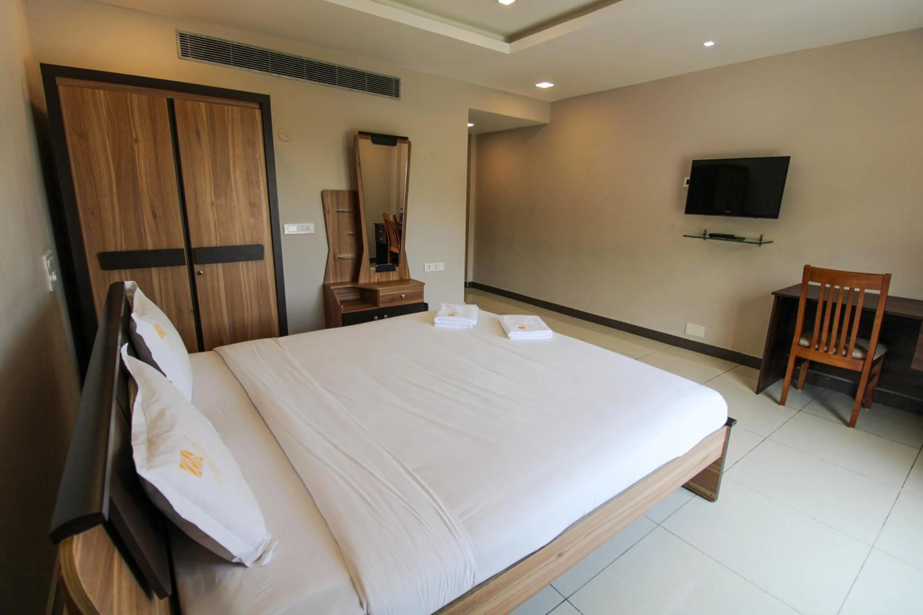 Standard Double Room in Hotel Golden Gateway