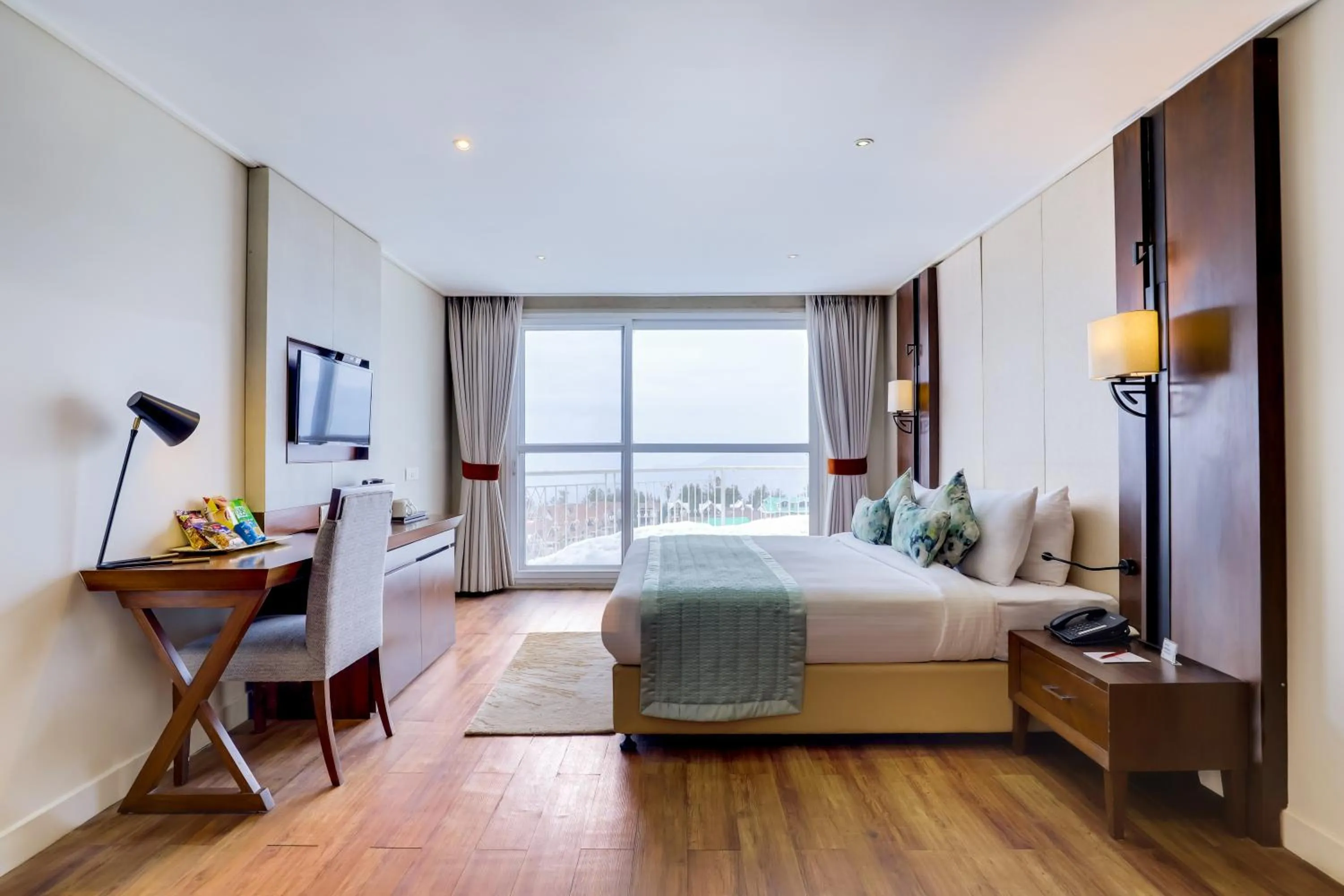 Family Room with Valley View & Balcony in Regenta Resort & Spa Mashobra