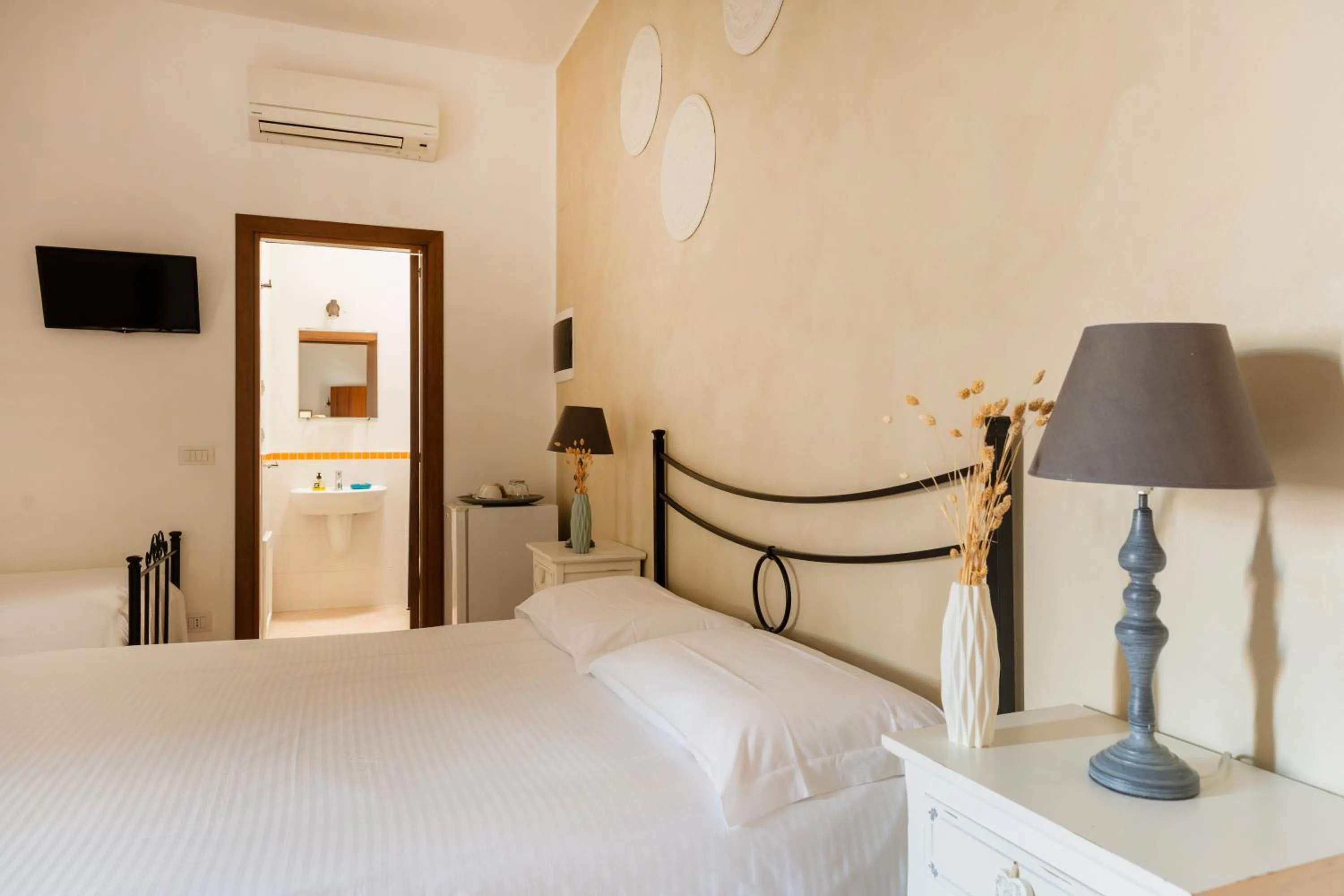 Standard Quadruple Room in Palazzo De Luca by Apulia Hospitality