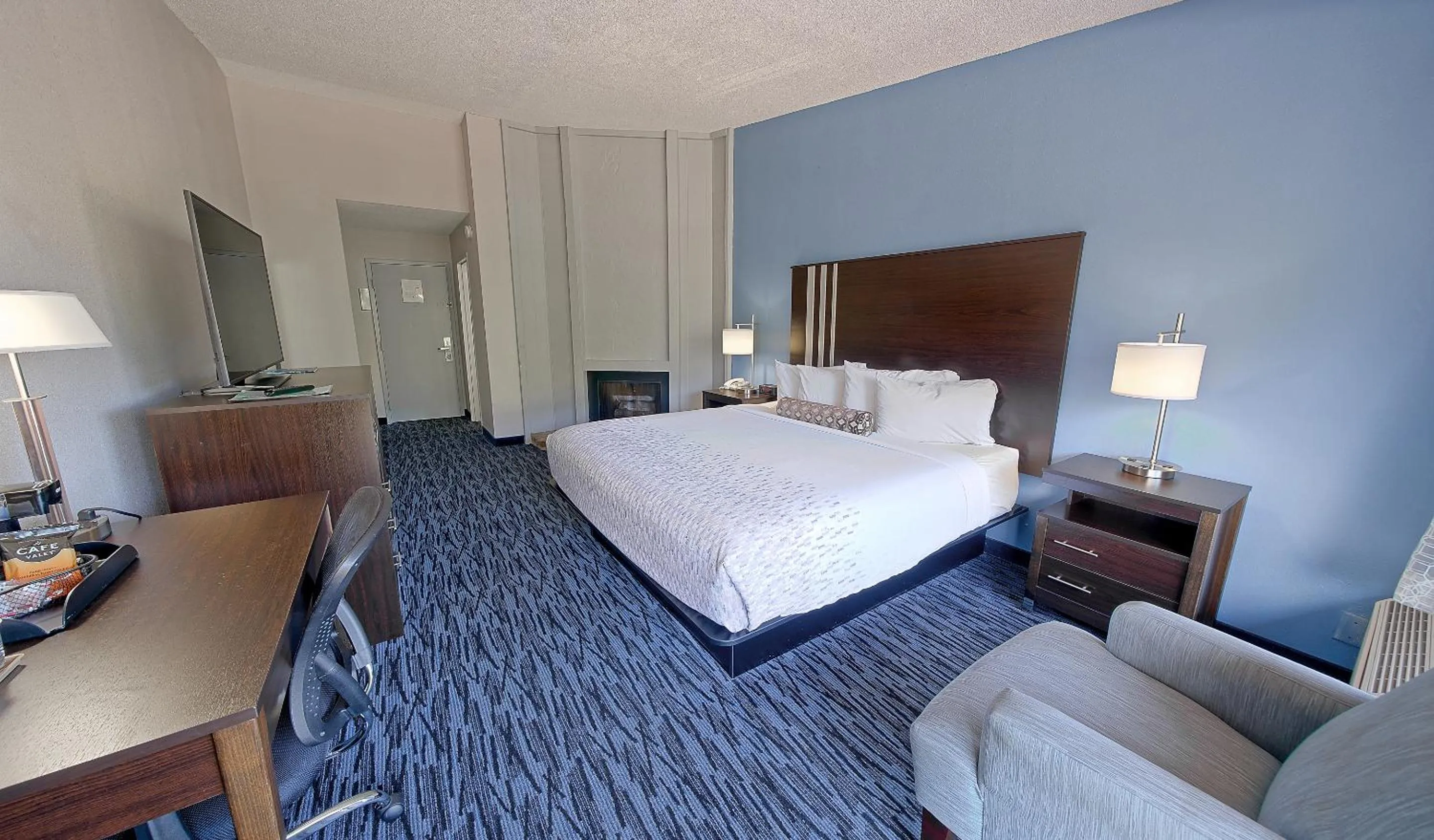 King Room with Fire Place in Glenstone Lodge