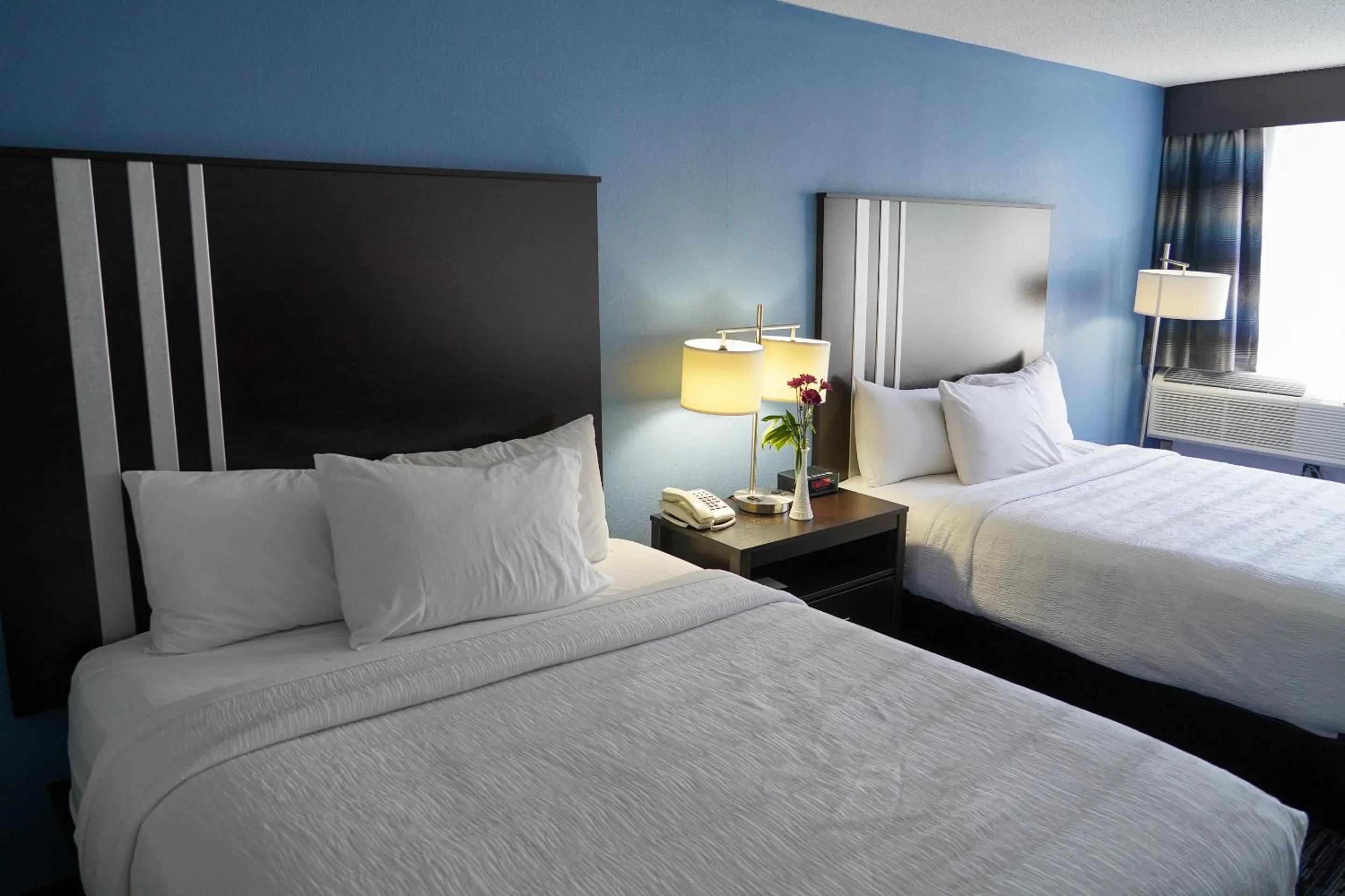 Traditional Queen Room in Glenstone Lodge