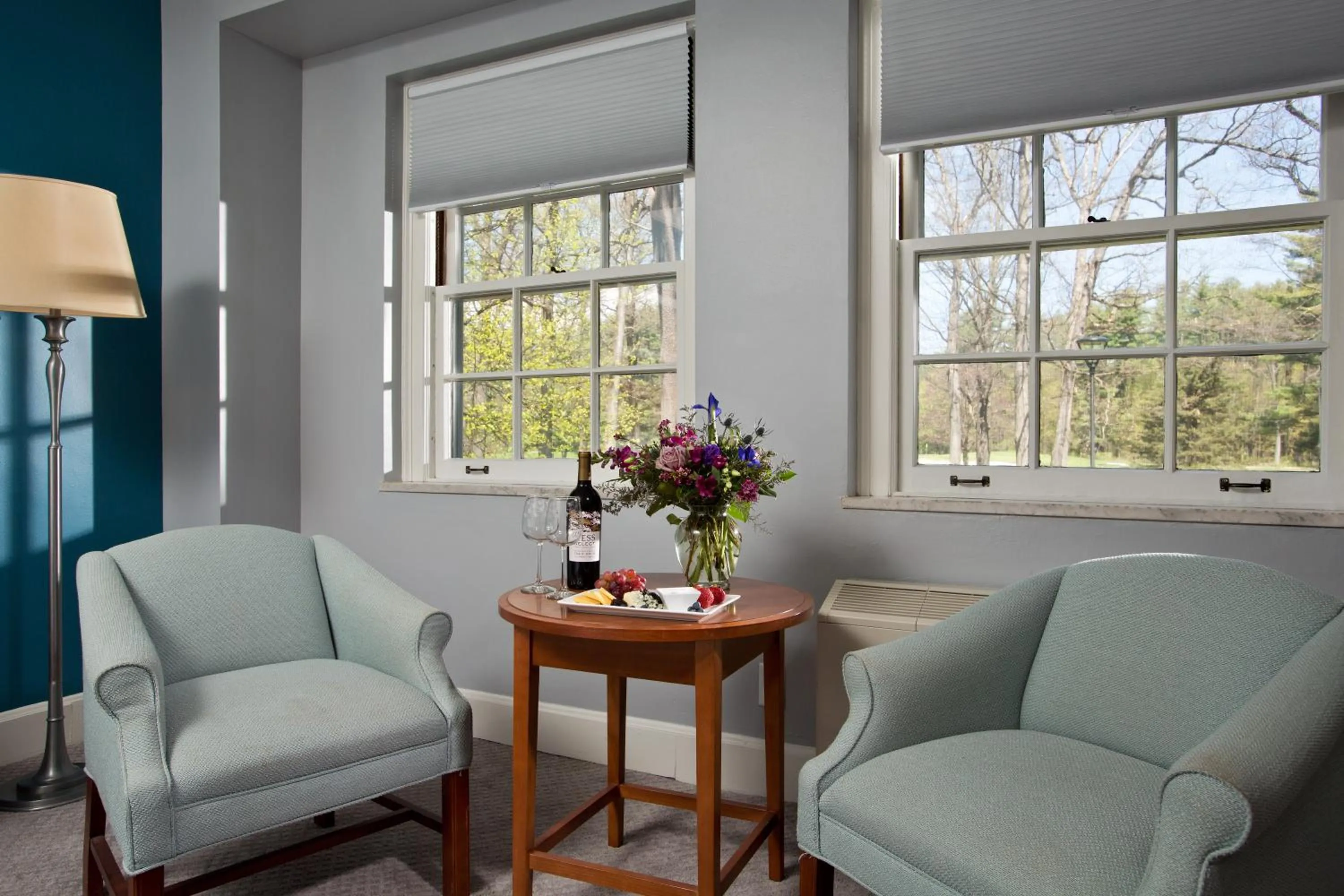 Deluxe King Room in Gideon Putnam Resort & Spa