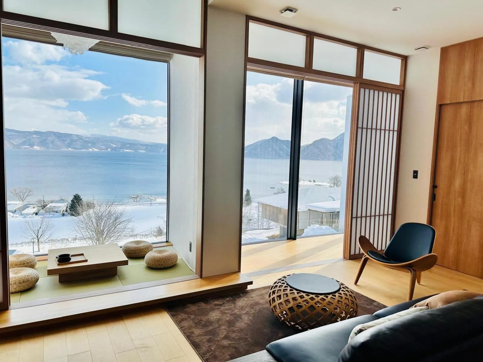 Deluxe Villa in WE Hotel Toya