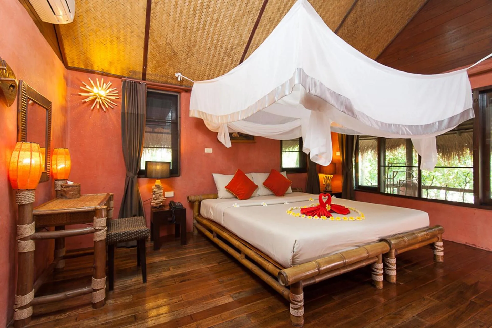 Deluxe Cottage Ocean View  in Koh Tao Cabana