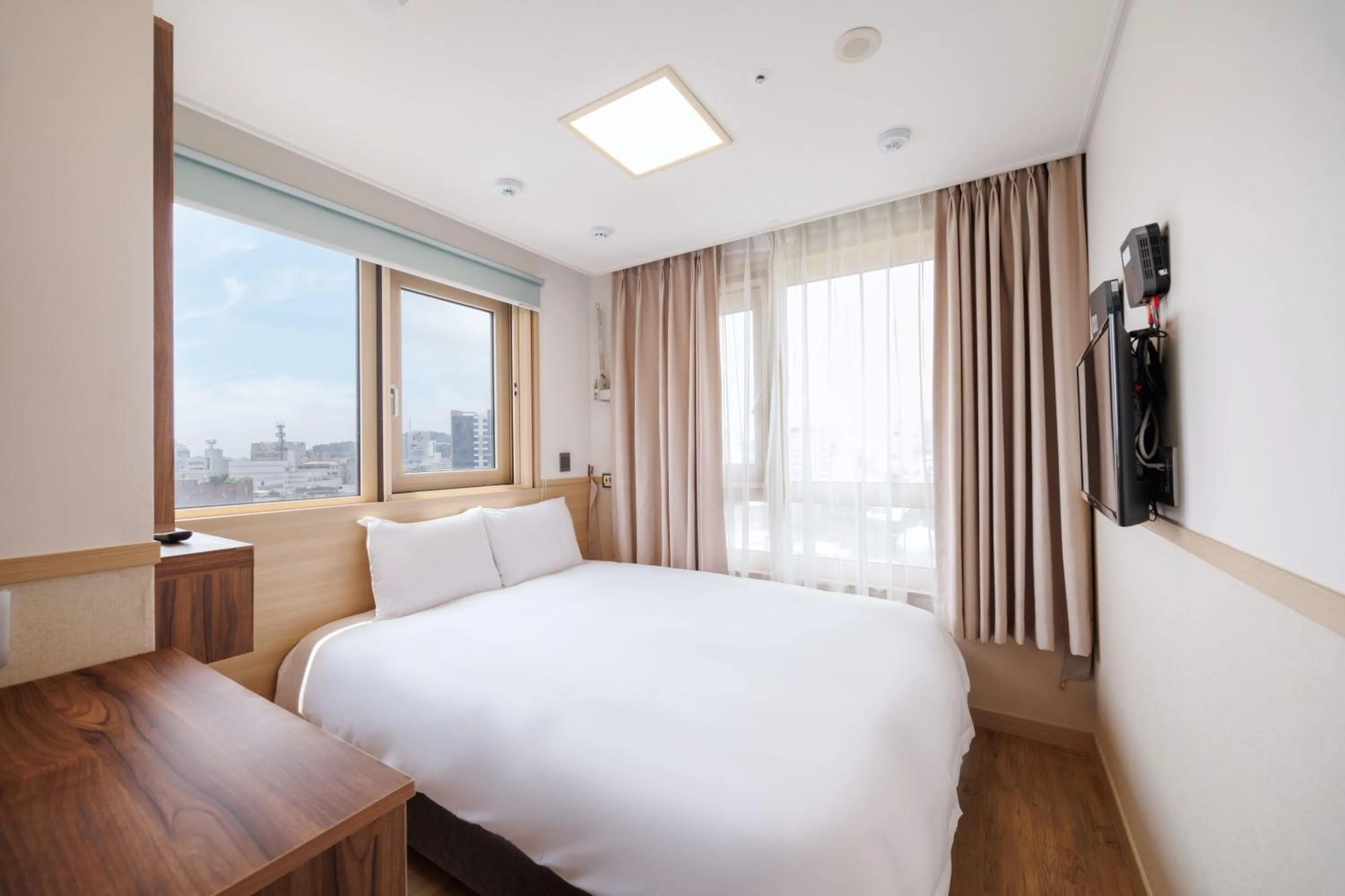 Standard Corner Double Room in Kenny Stay Jeju Seogwipo