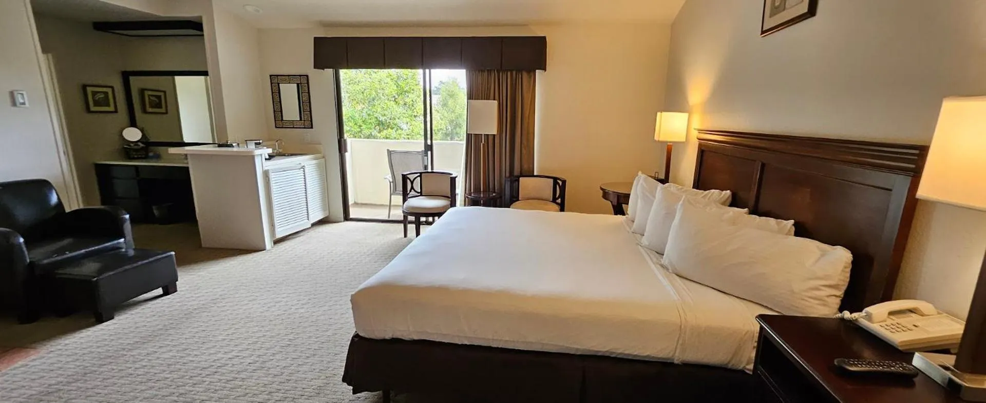 King Room in Adobe Inn