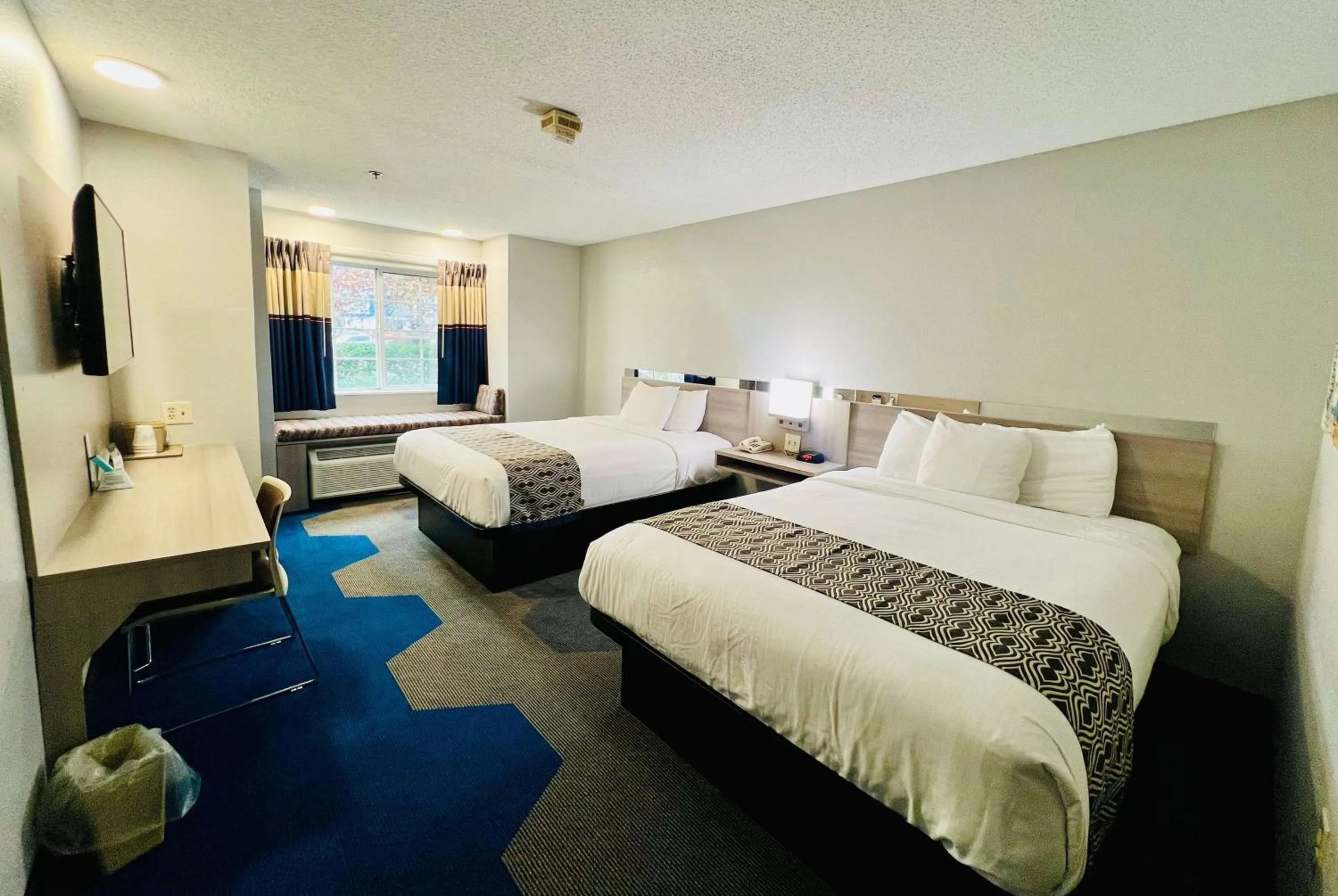 Queen Room with Two Queen Beds - Disability Access/Non-Smoking in Microtel Inn Georgetown - Lexington North