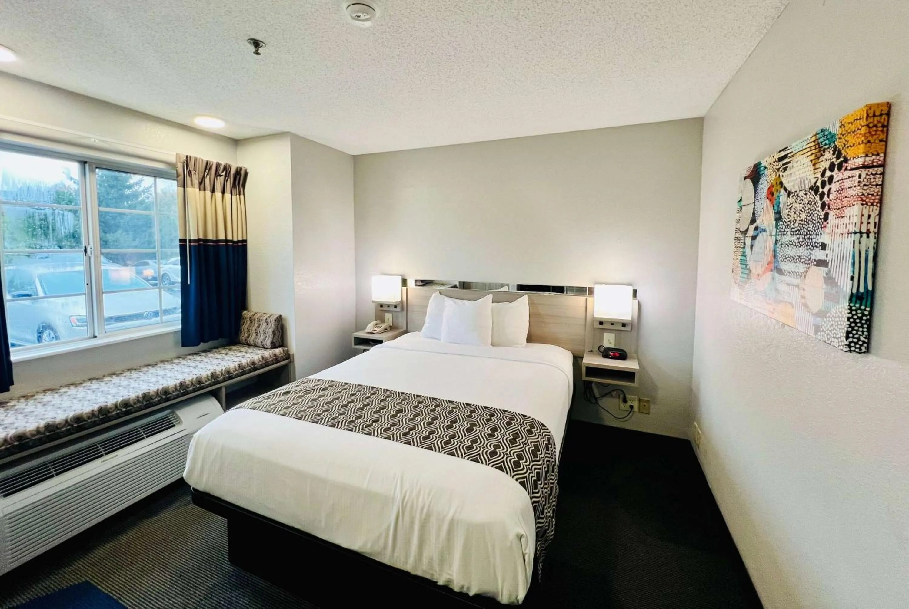 Queen Room - Disability Access/Non-Smoking in Microtel Inn Georgetown - Lexington North