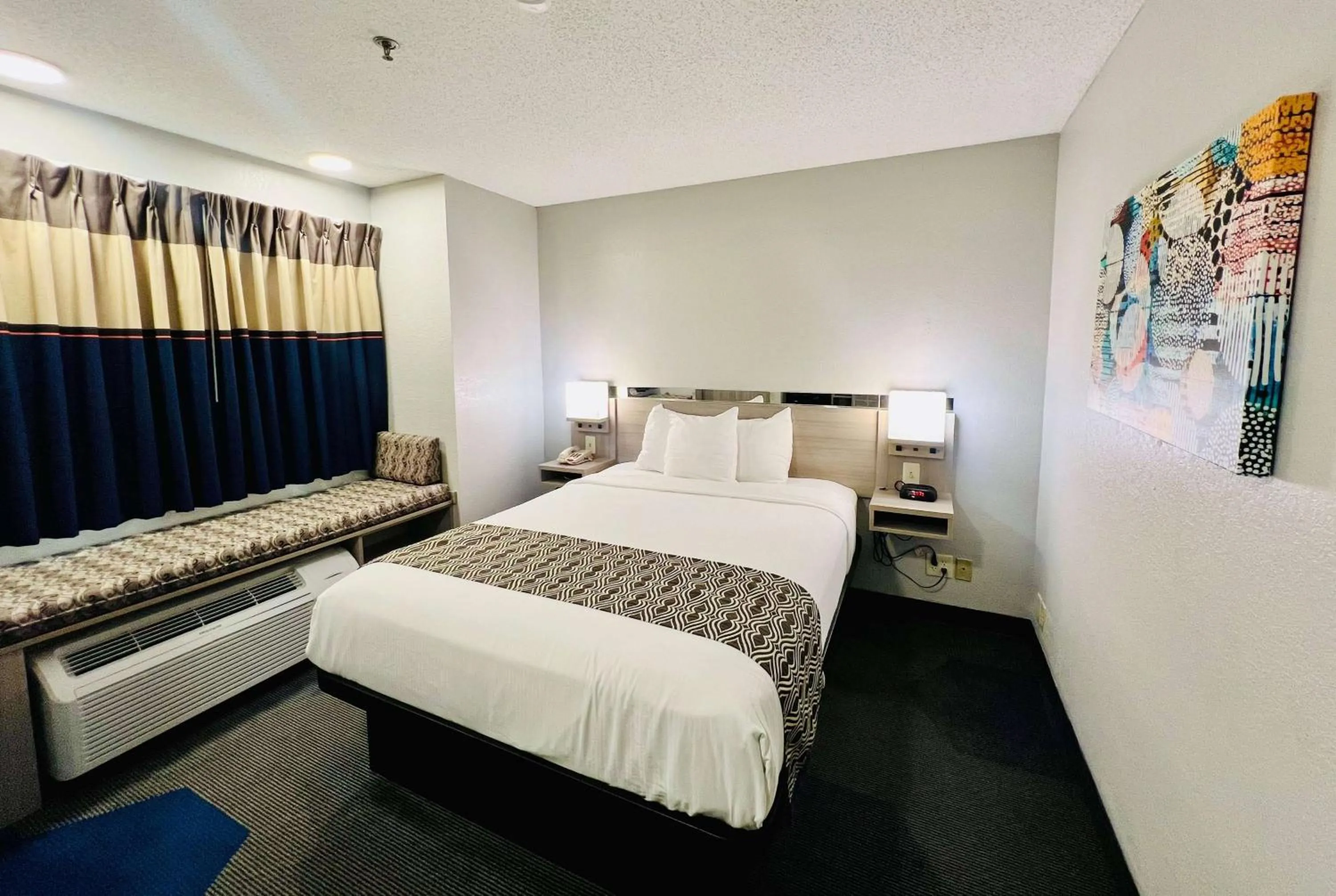 Queen Room - Non-Smoking in Microtel Inn Georgetown - Lexington North