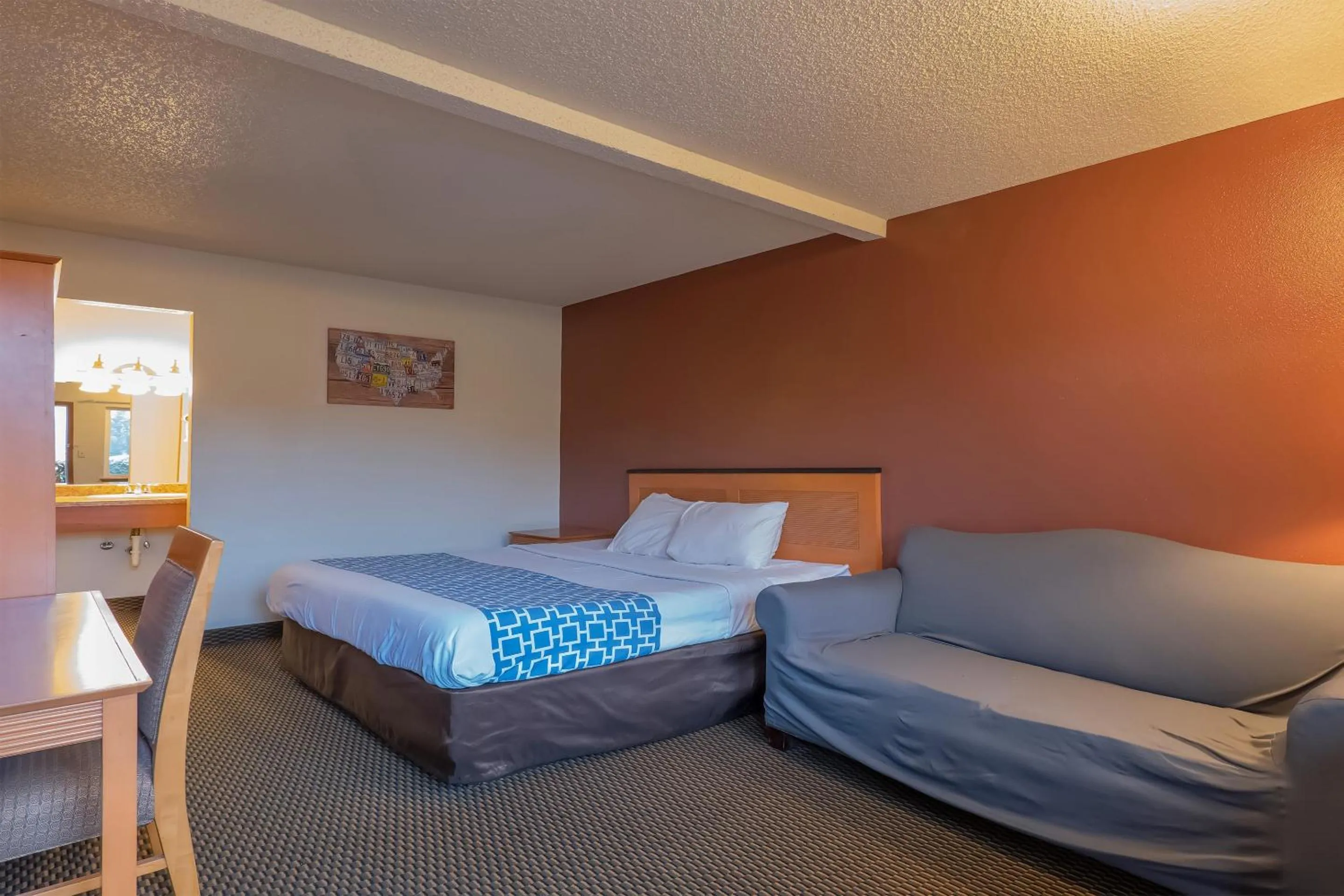 King Room in OYO Hotel Chehalis I-5 South