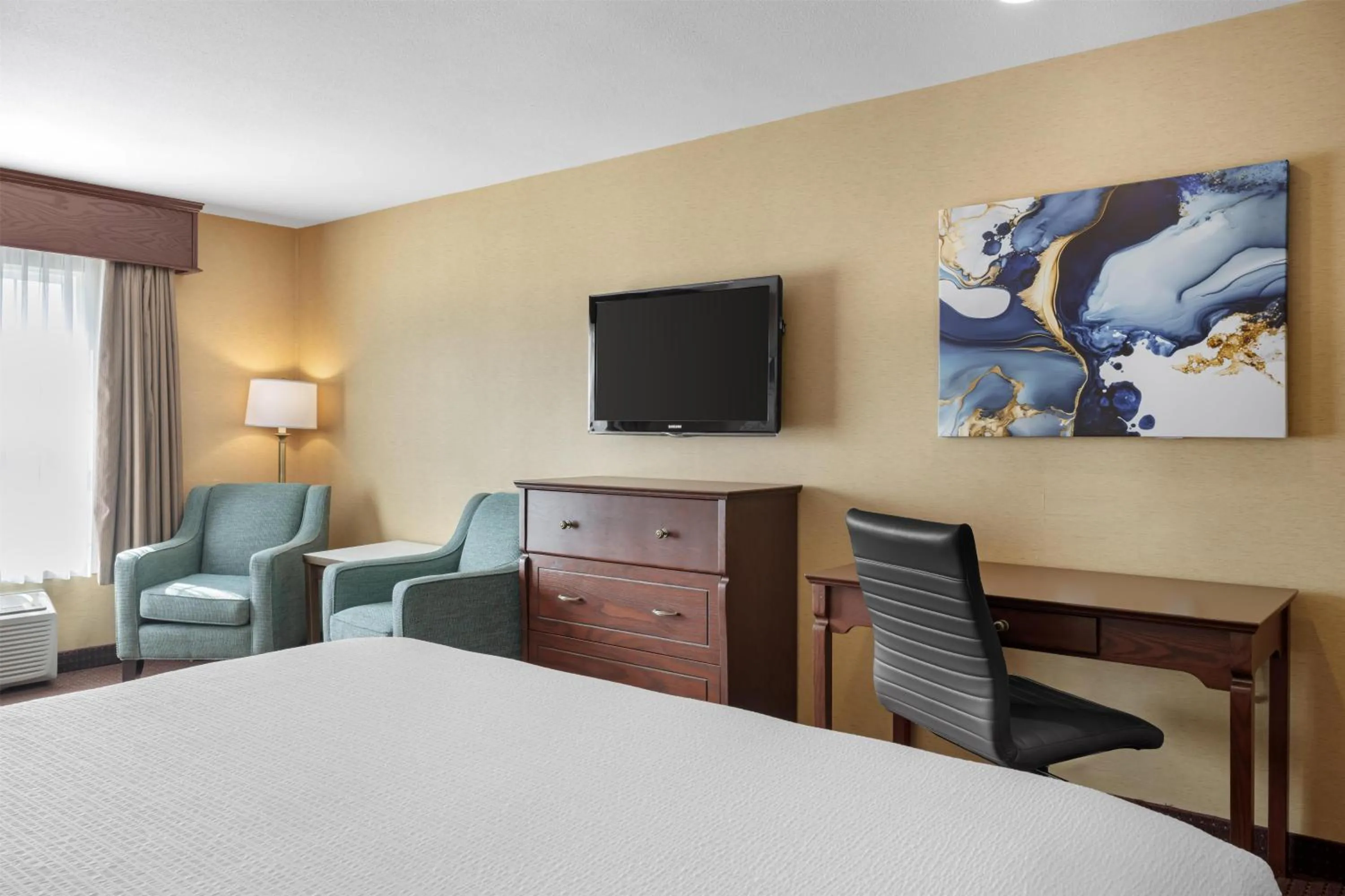 King Suite with Sofa Bed, Kitchenette, Sitting Area and Rain Shower - Non-Smoking in Best Western Plus Fredericton Hotel & Suites