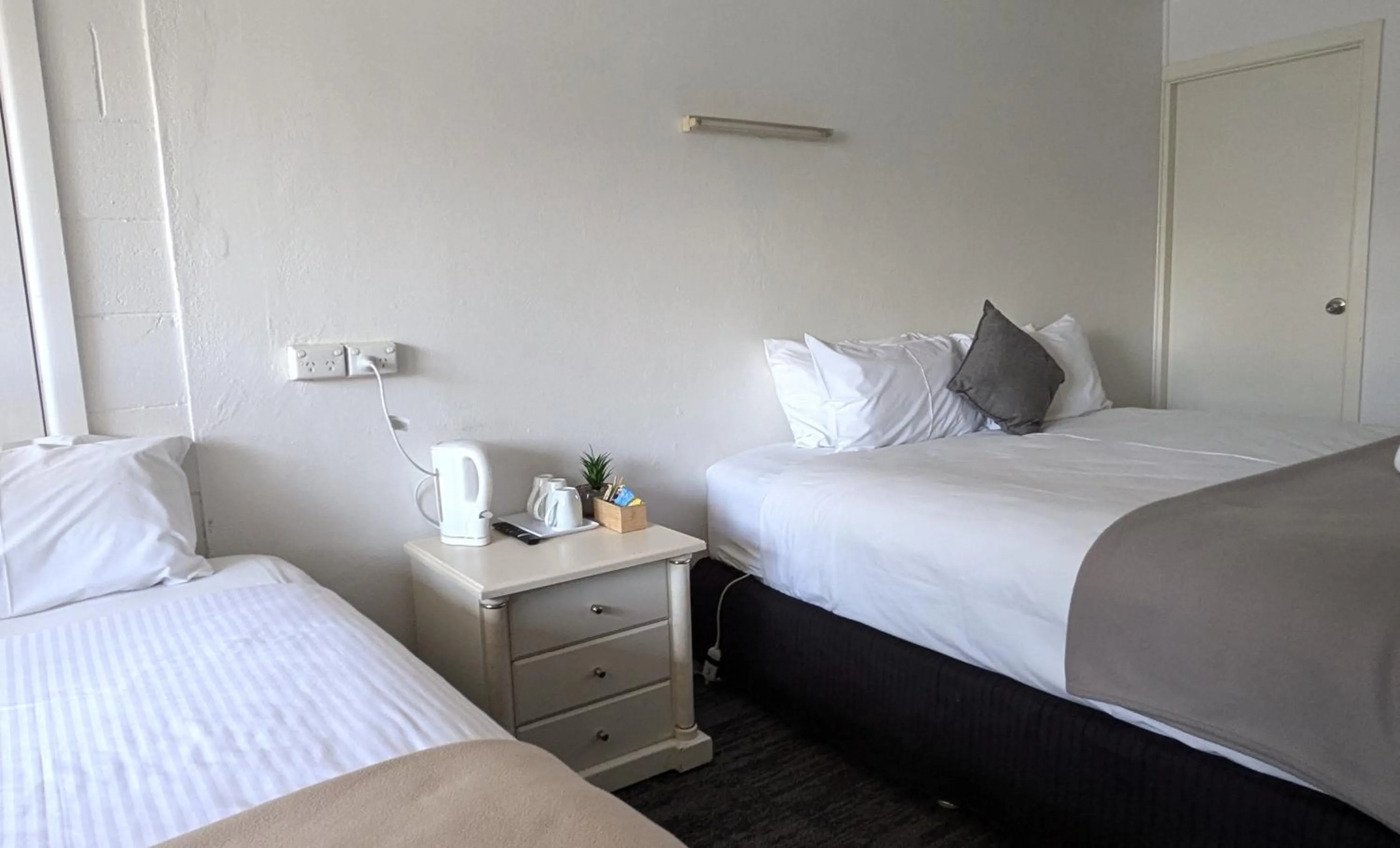 Family Connecting Rooms in The Swiss Motel