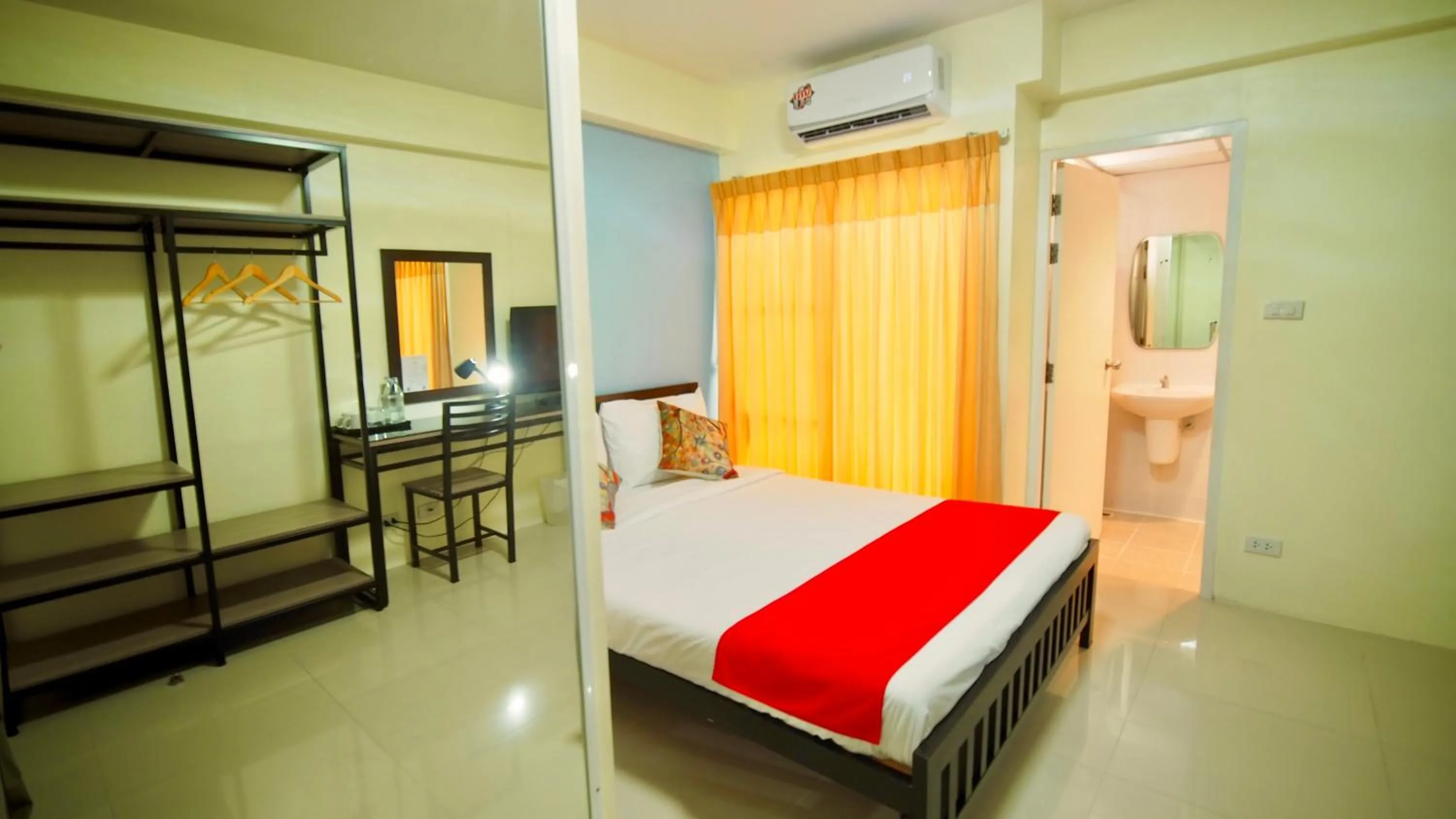 Budget Double Room in Salin Home Hotel Ramkhamhaeng