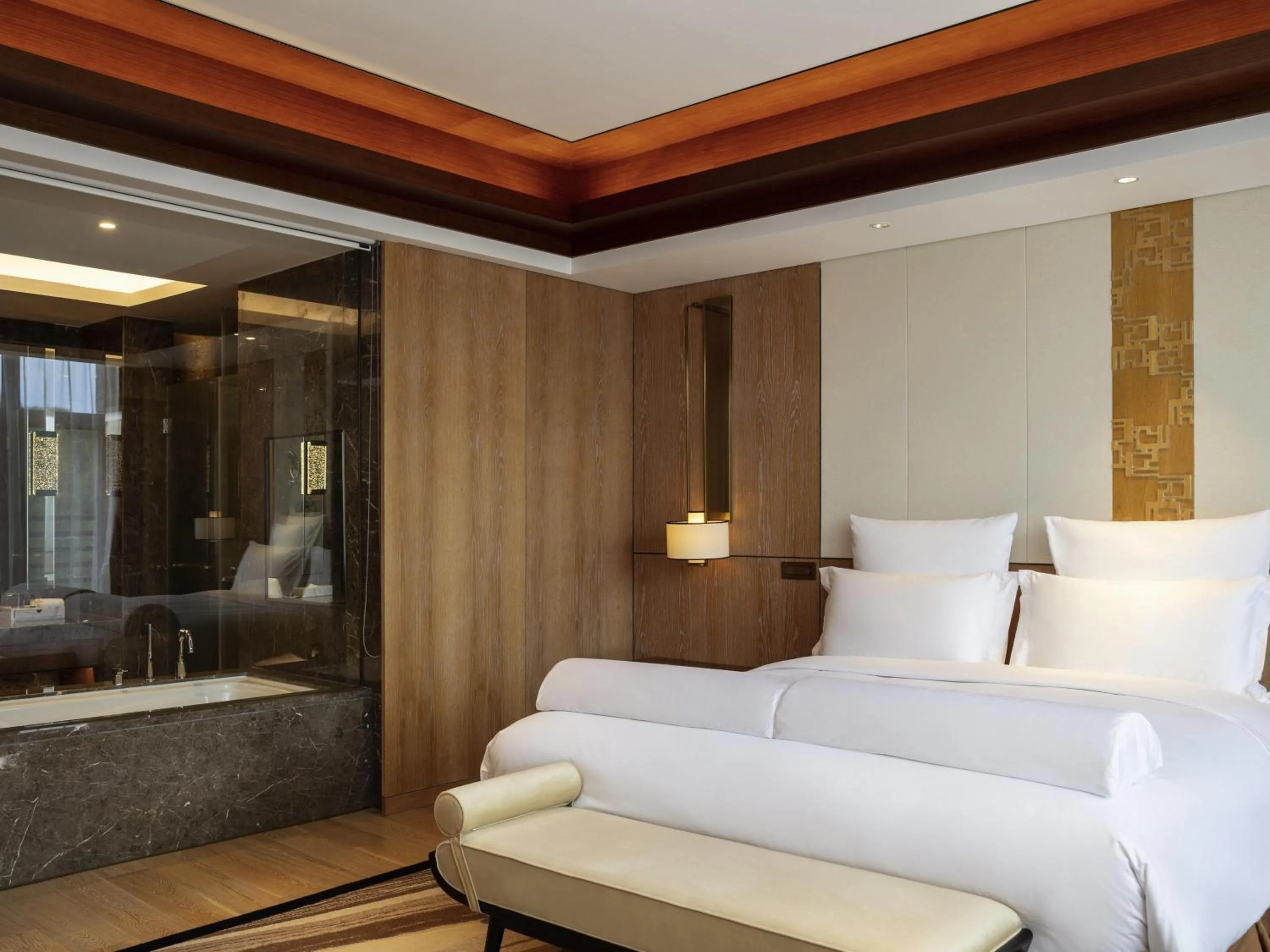 Deluxe Suite, Lounge Access, 1 King Size Bed, Private Balcony in Pullman Changbaishan Resort