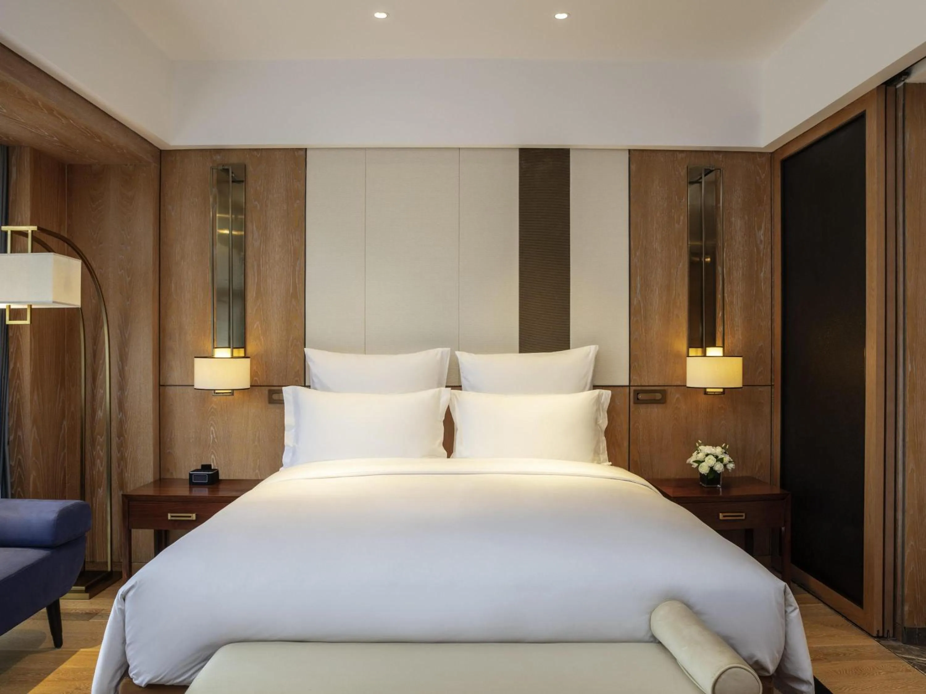 Deluxe Room, 1 King Size Bed, Private Balcony in Pullman Changbaishan Resort