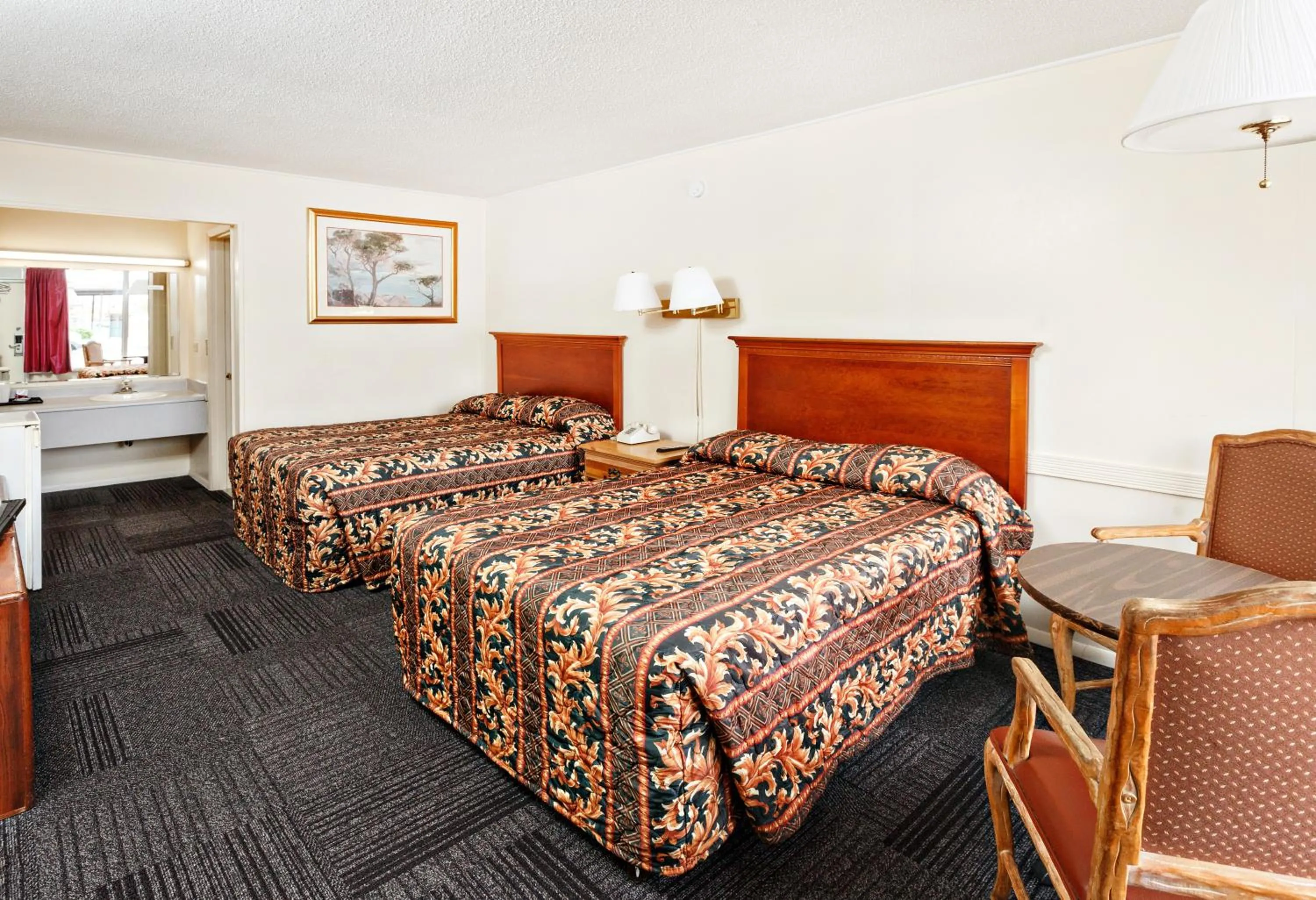 Double Room in Red Carpet Inn - Louisville